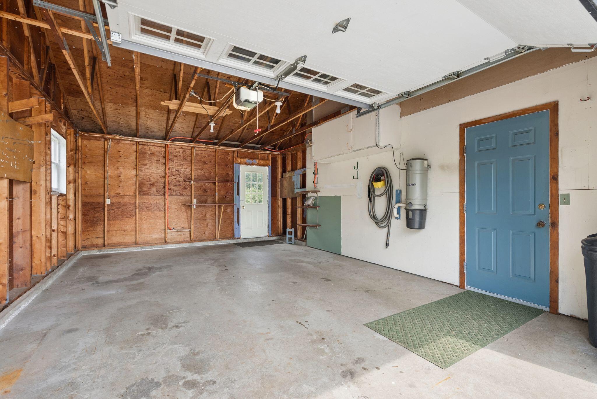 155 Ridge Road, Lisbon, ME 04252 The one car garage is spacious enough for your car and additional storage.