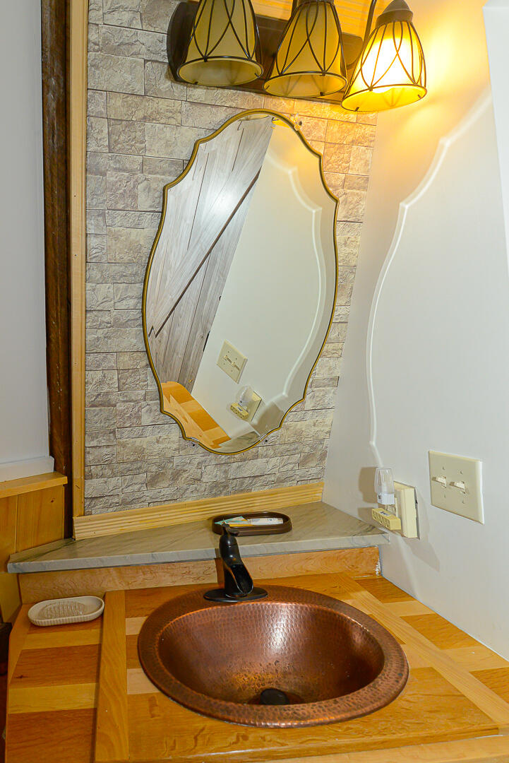 679 Roosevelt Trail, Naples, ME, 04055