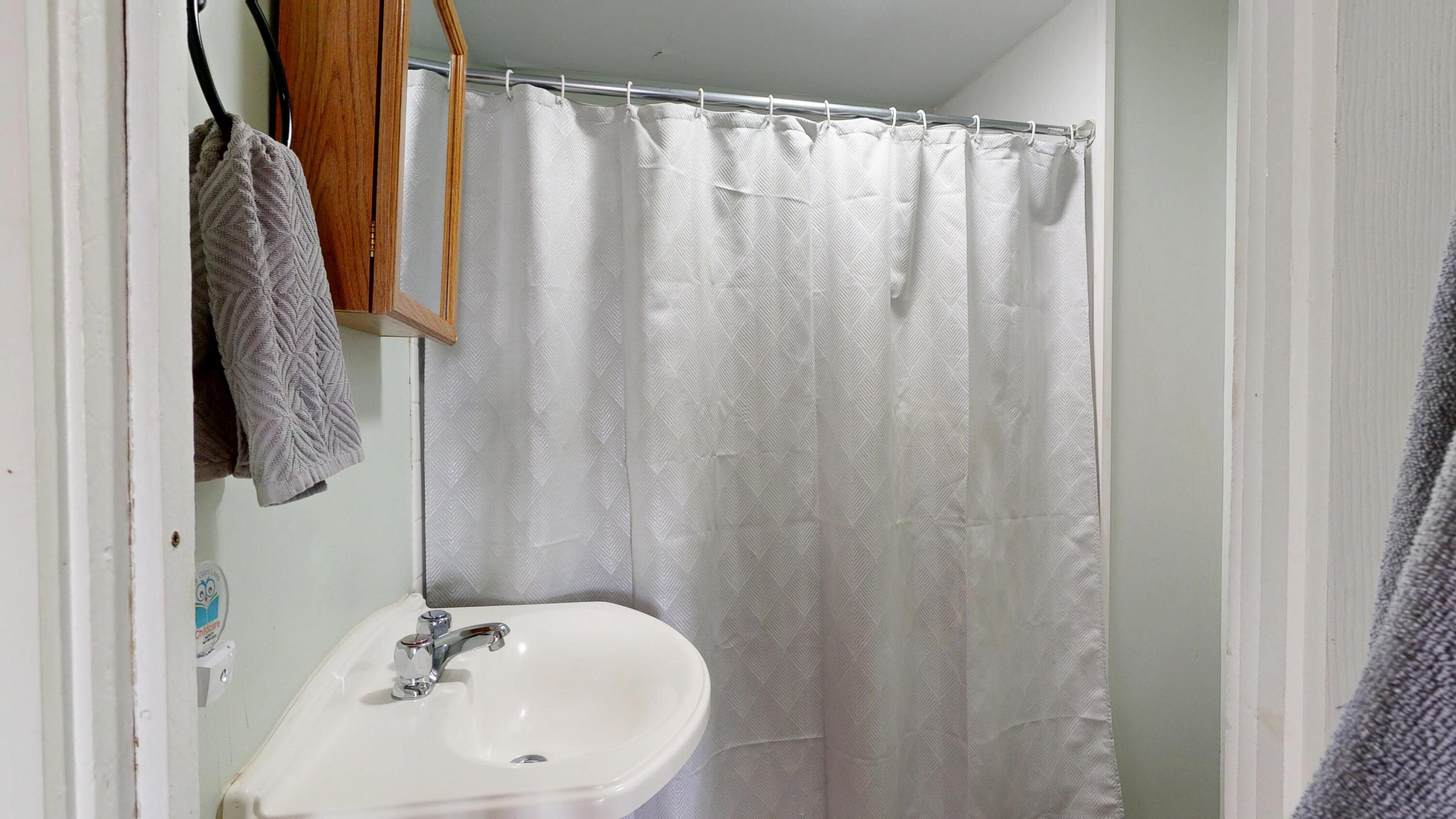 26 Holland Street, Lewiston, ME, 04240