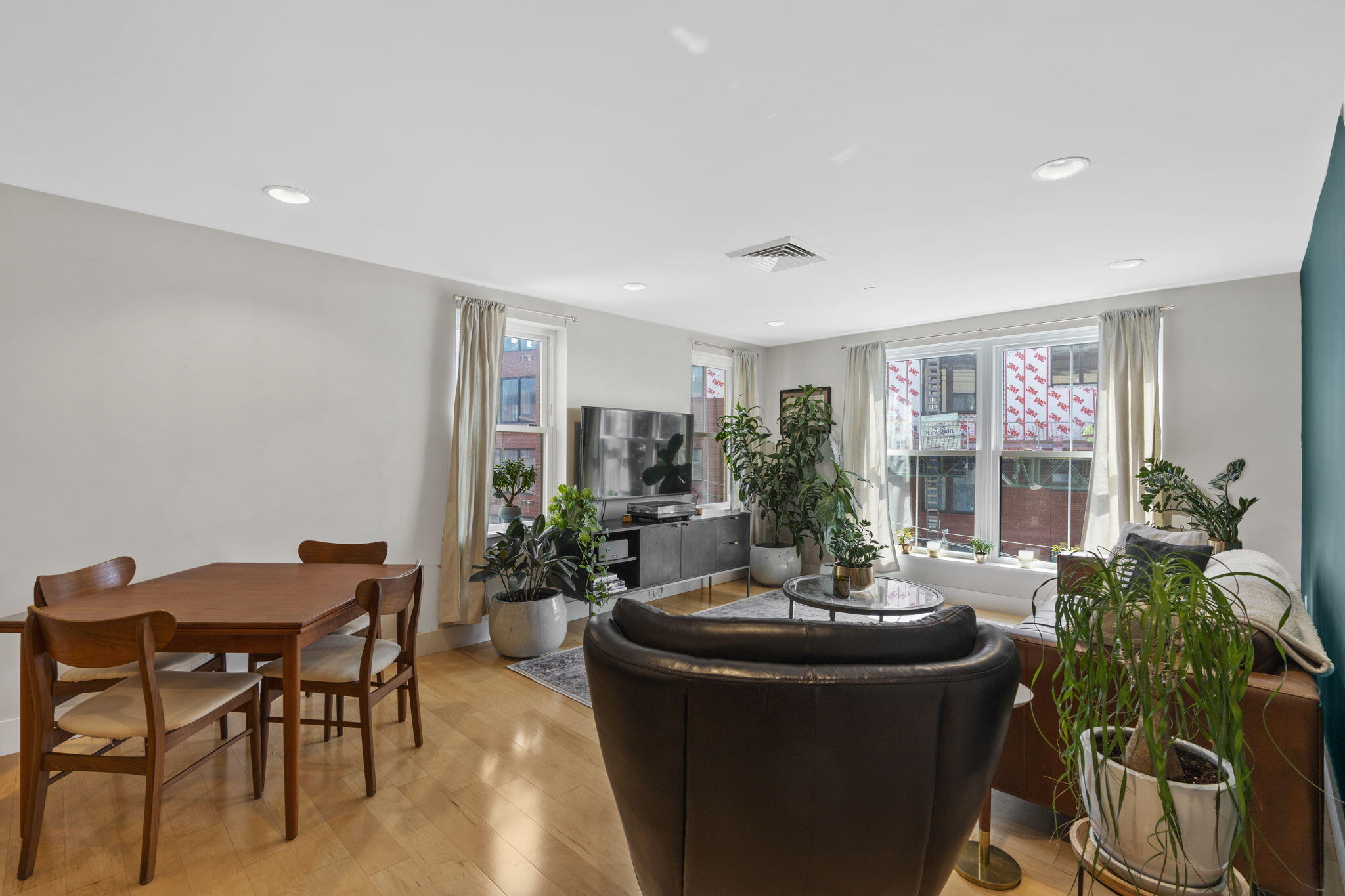 25 High Street 401