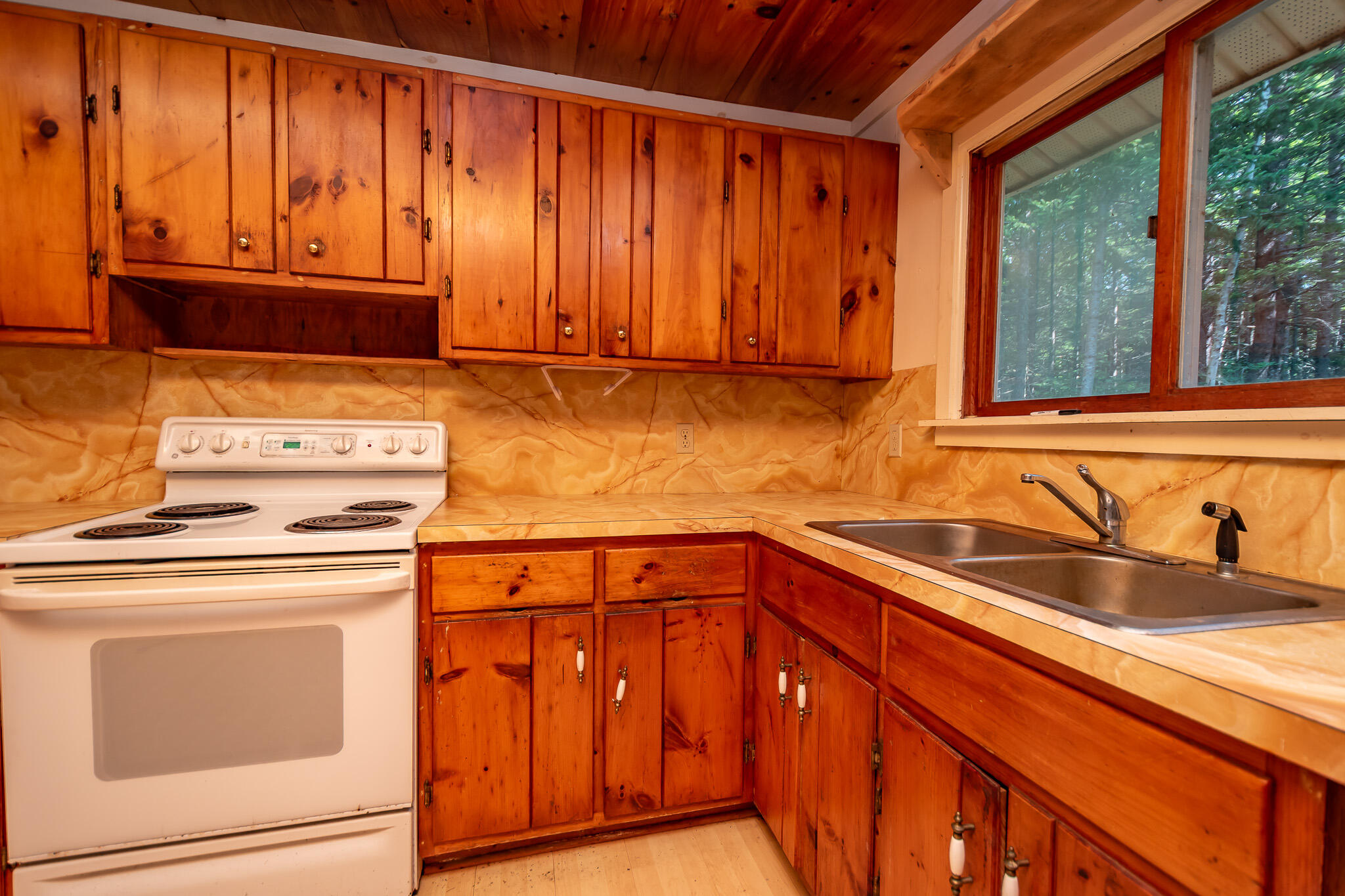 14 Pinkie Lane, Southport, ME, 04576