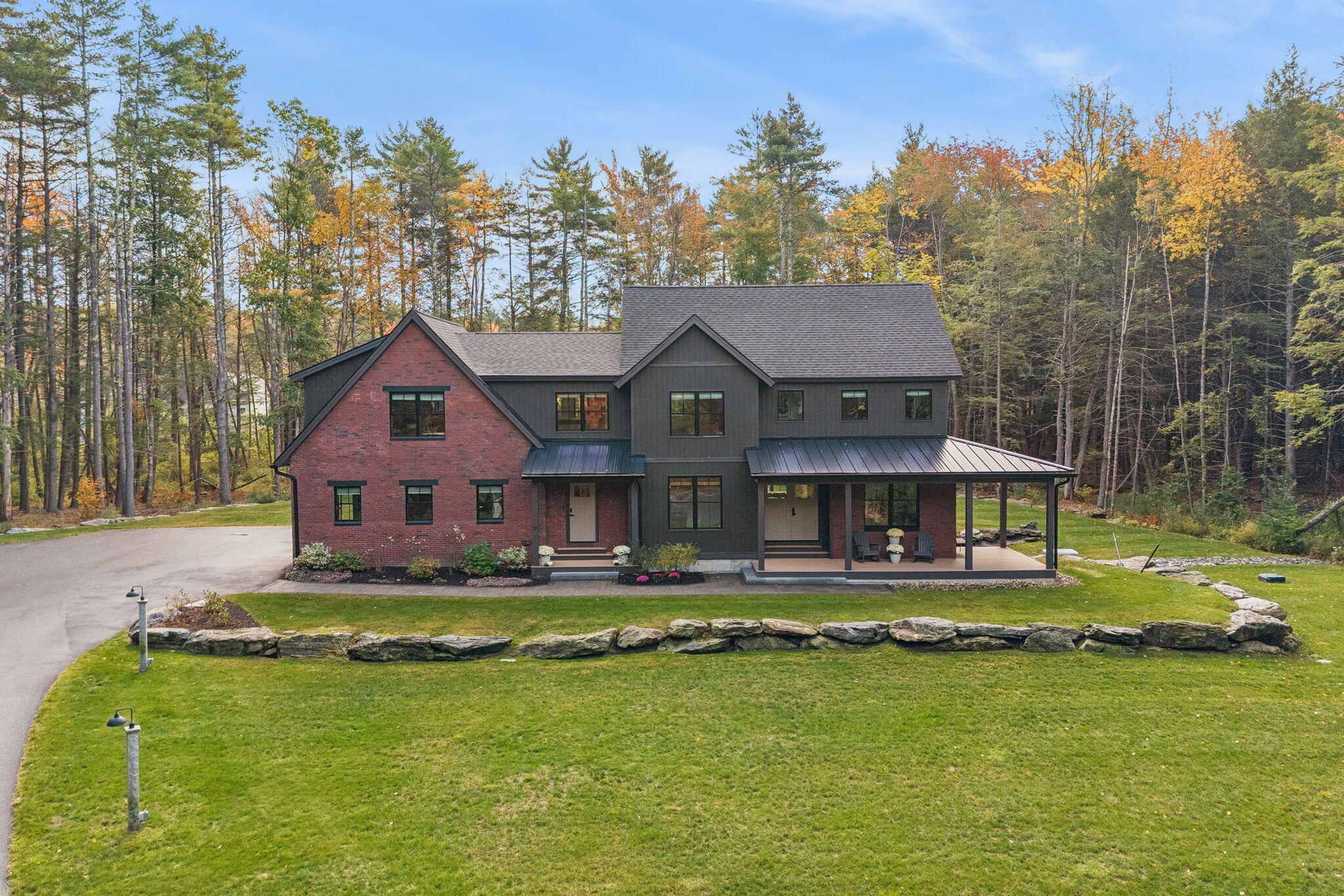 Photo of 15 Deerfield Way Falmouth ME 04105