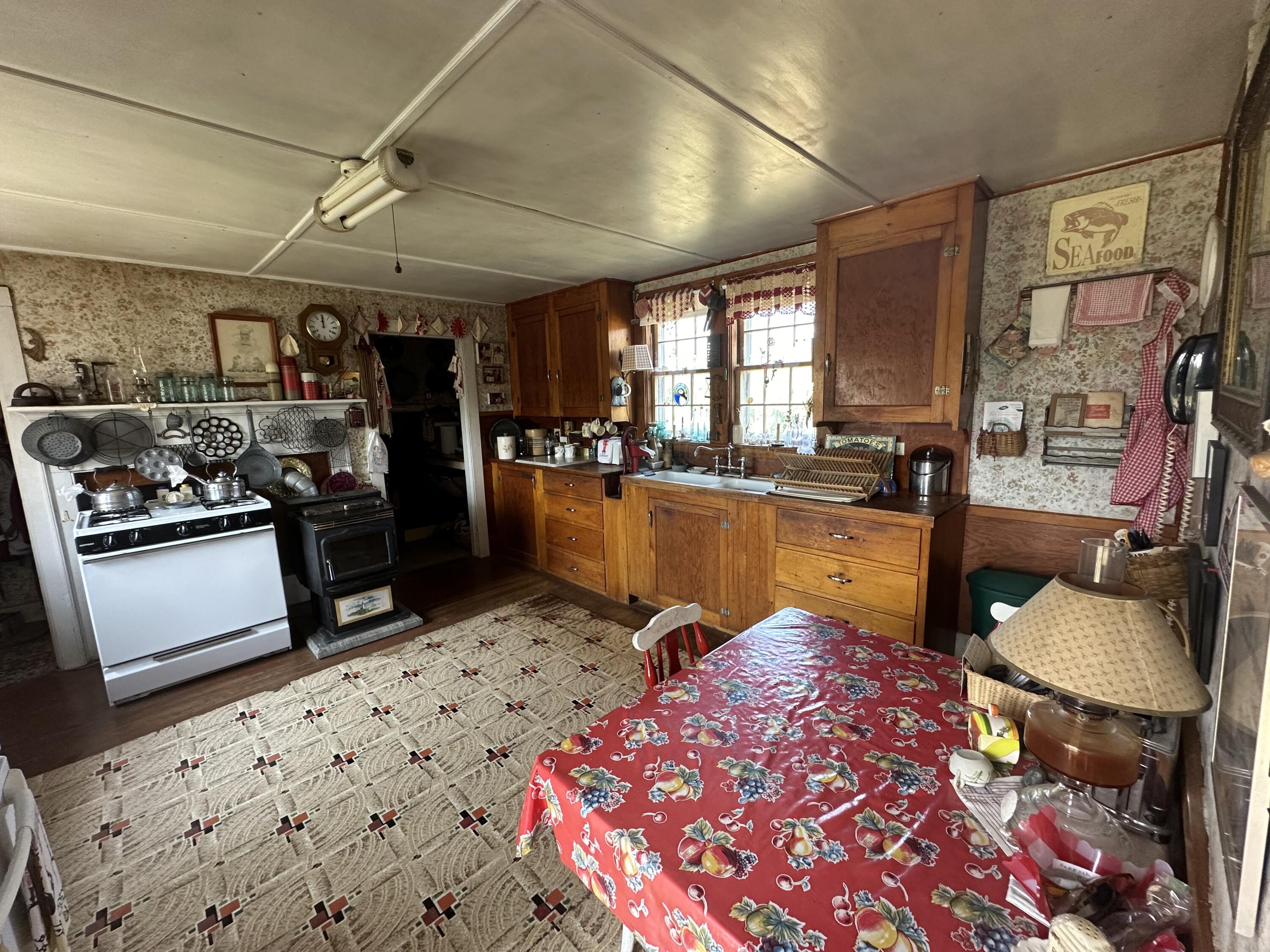 3 SOUTH Road, Matinicus Isle Plt, ME, 04851