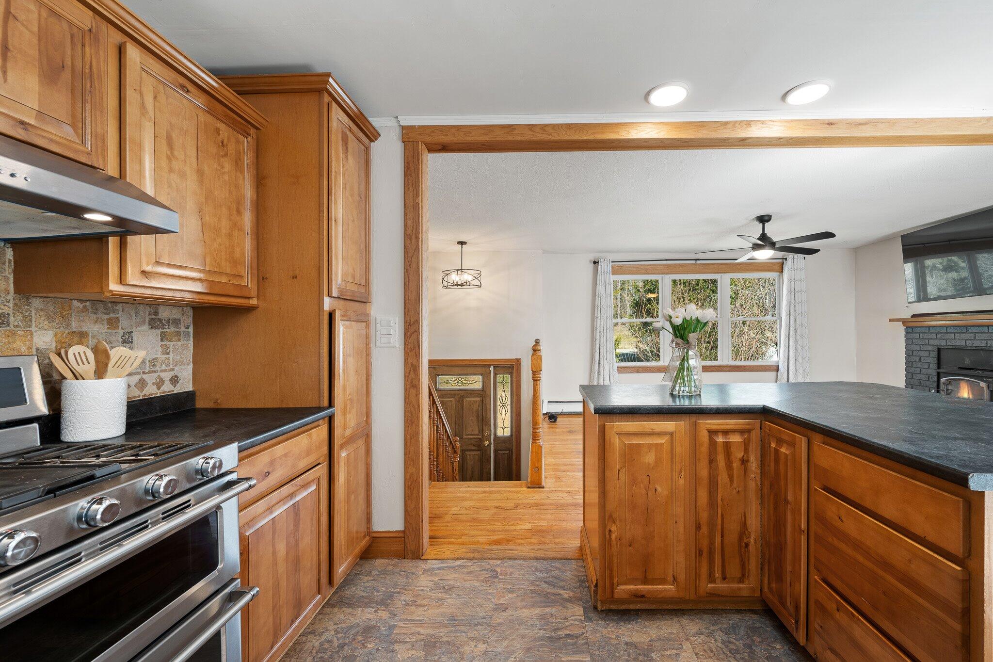 32 Charles Drive, Holden, ME, 04429