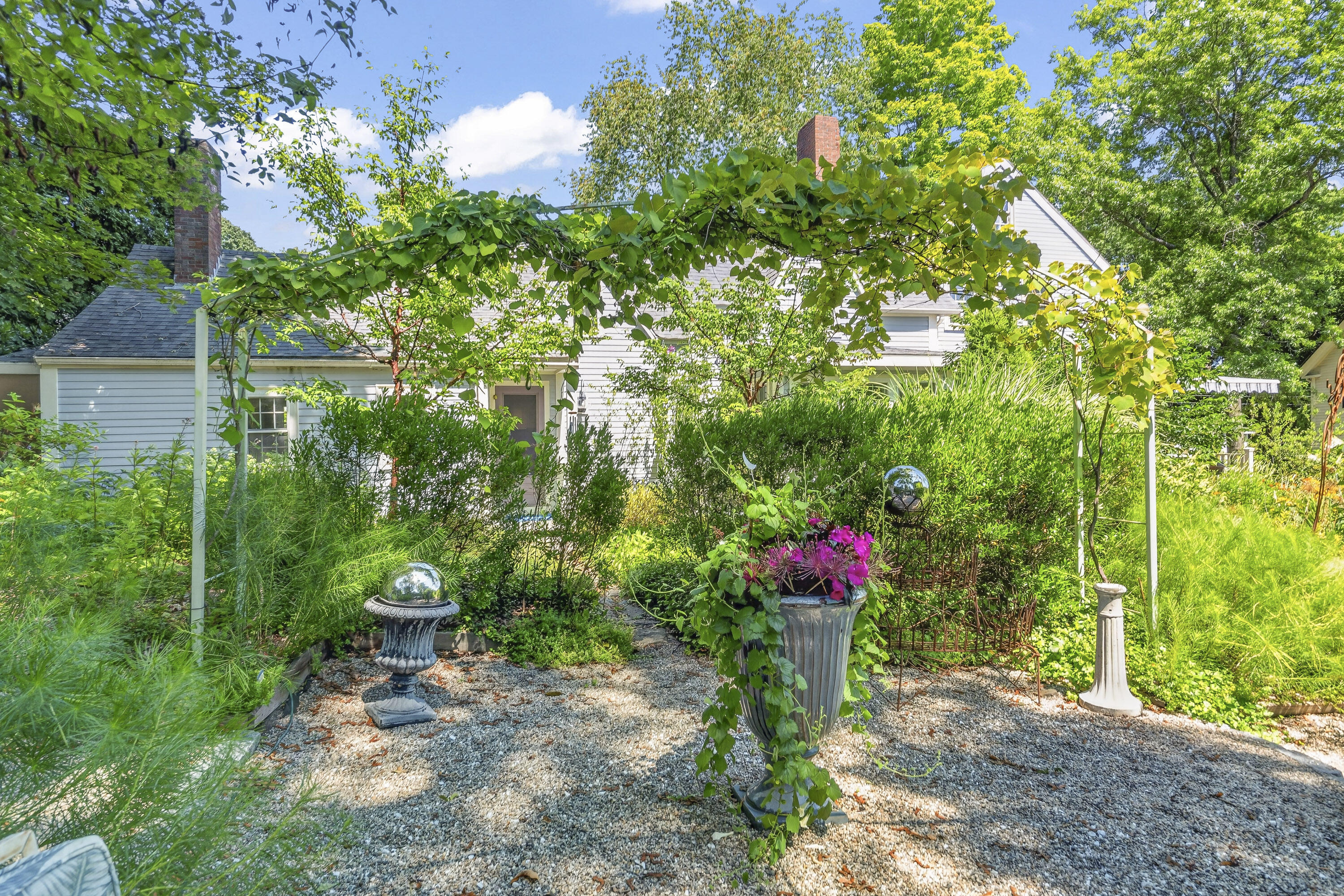62 Pleasant Street, Wiscasset, ME 04578 62 Pleasant St_158