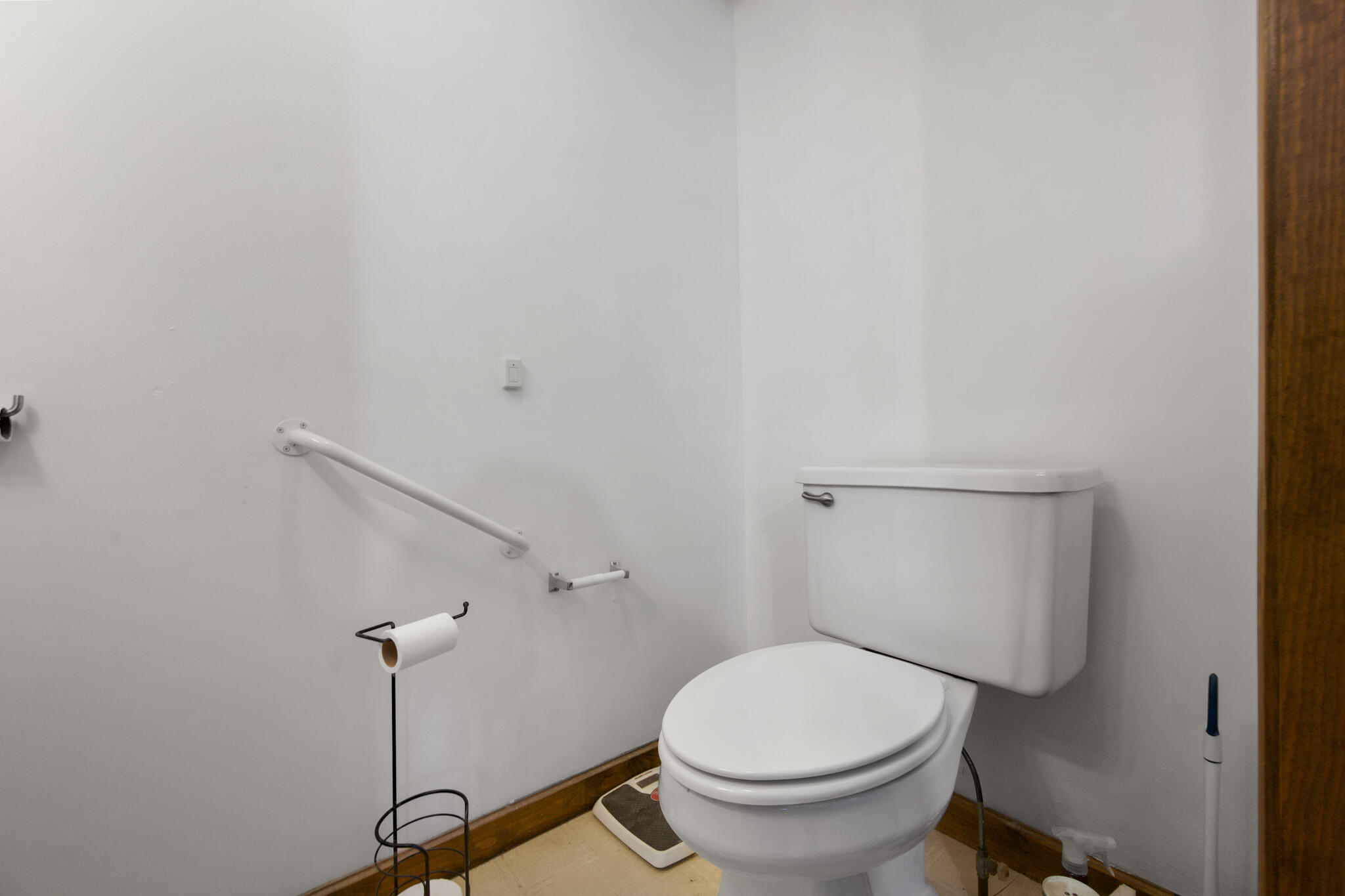 913 Essex Street, Bangor, ME, 04401