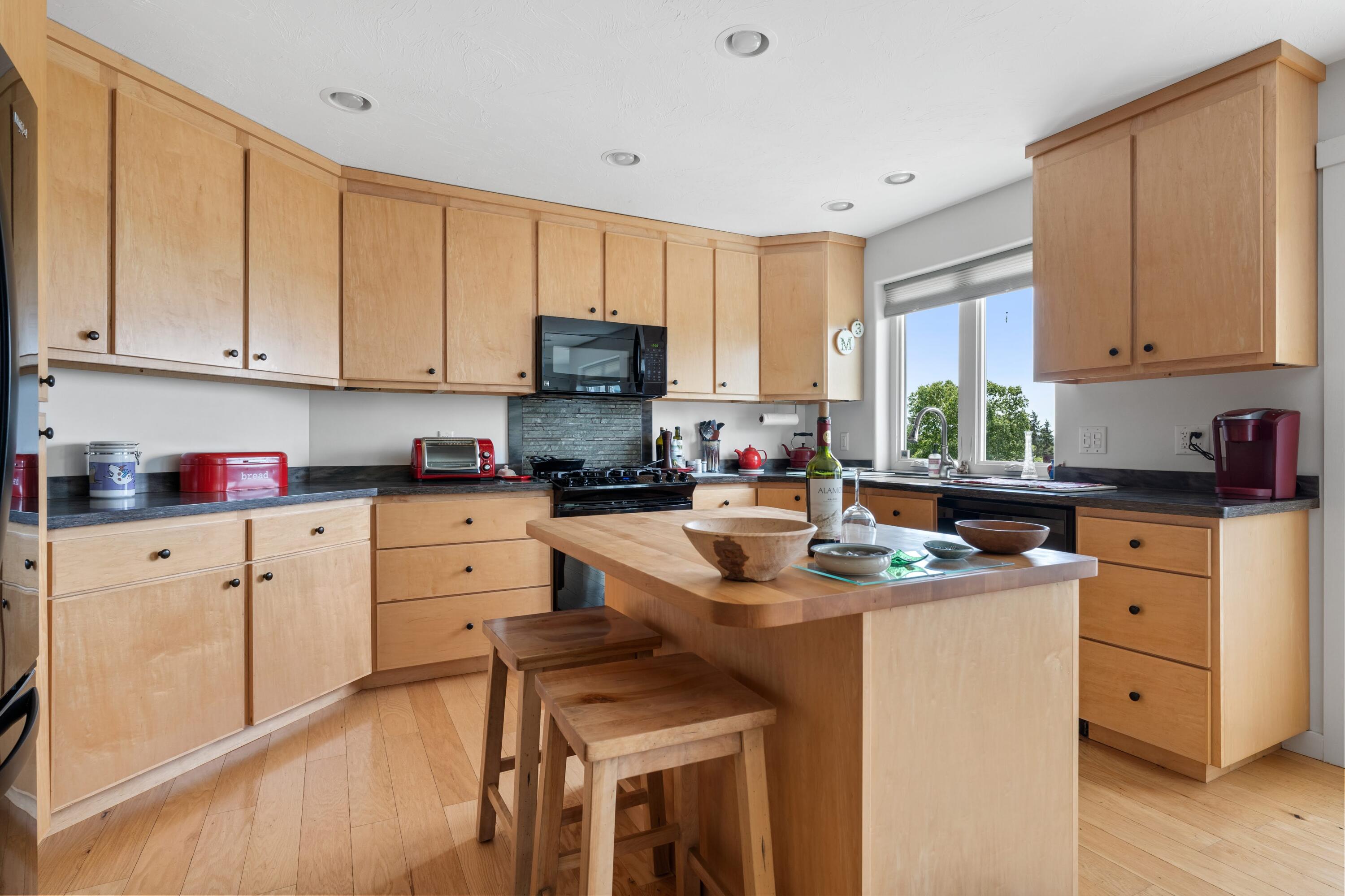 197 N Shore Road, North Haven, ME, 04853