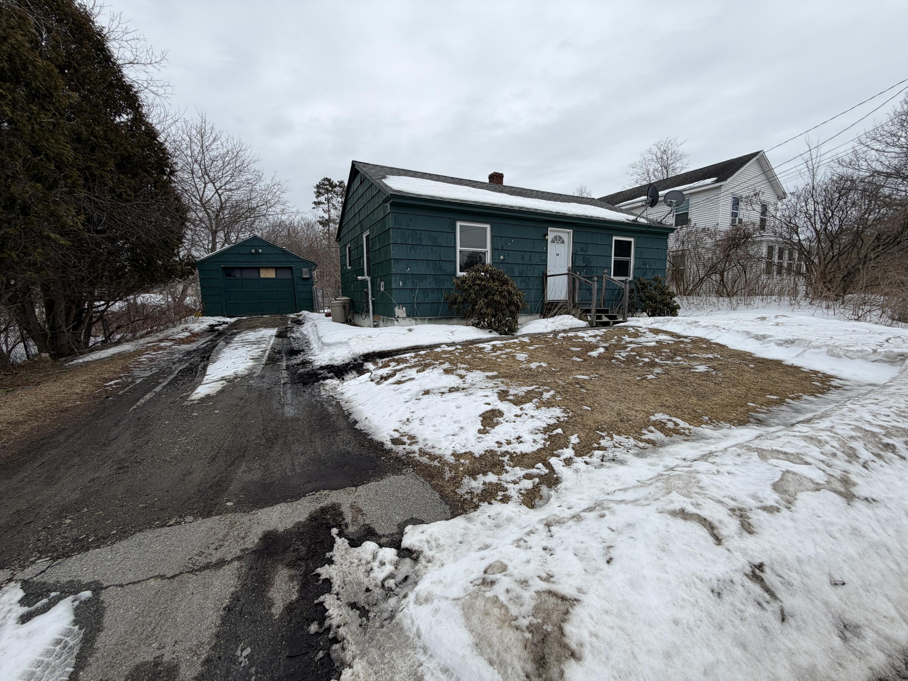 14 Day Road, Brewer, ME, 04412