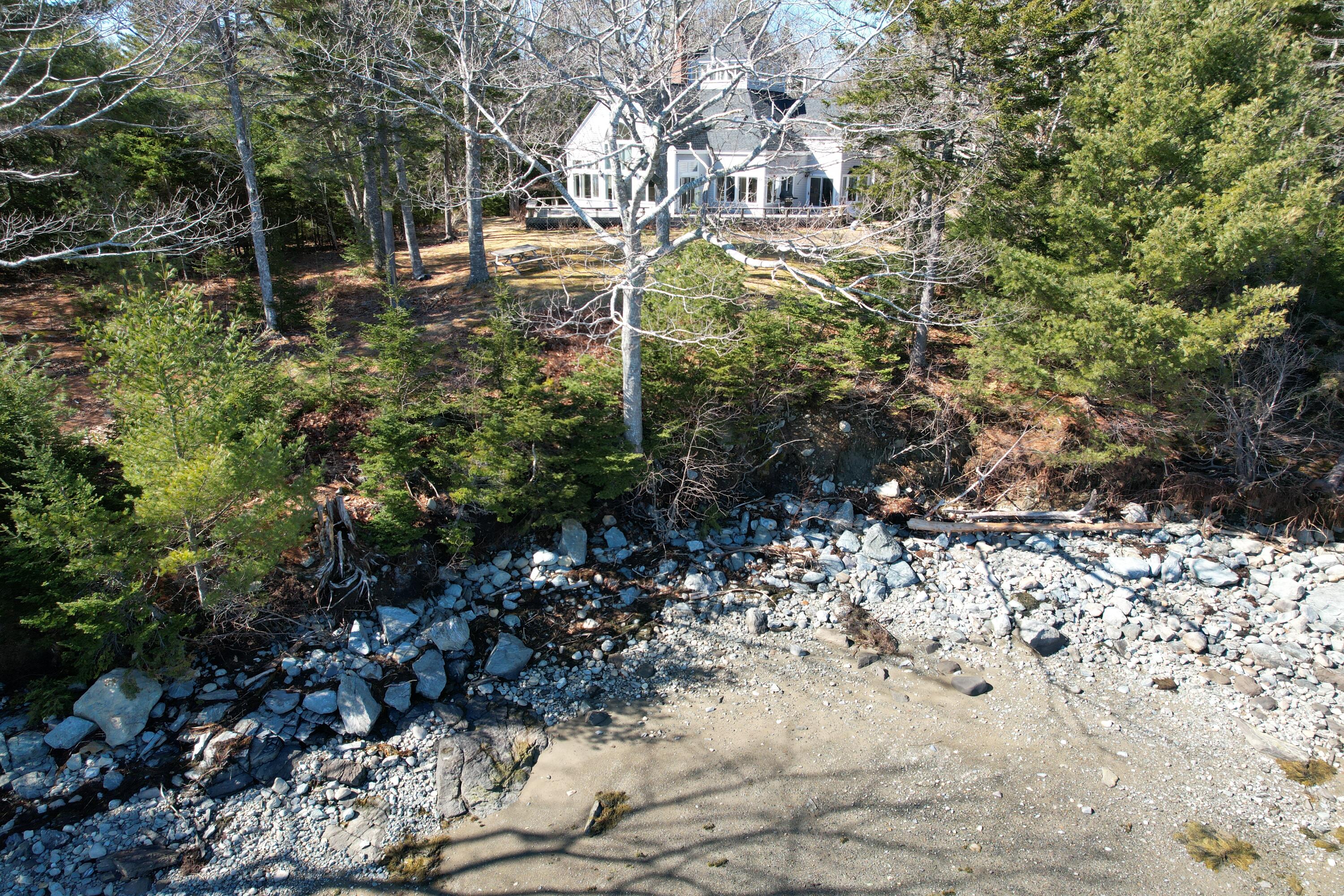82 Falcon Lane, Lamoine, ME, 04605