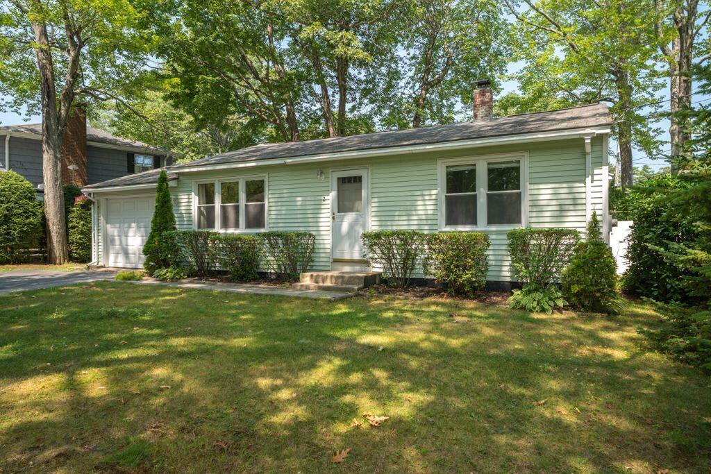2 Forest Drive, Topsham, ME 04086 2 Forest close front angle 1