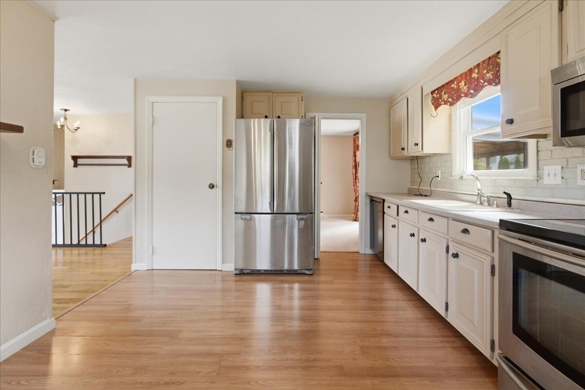 2 Quaker Road, Westbrook, ME 04092 52-DSC07430