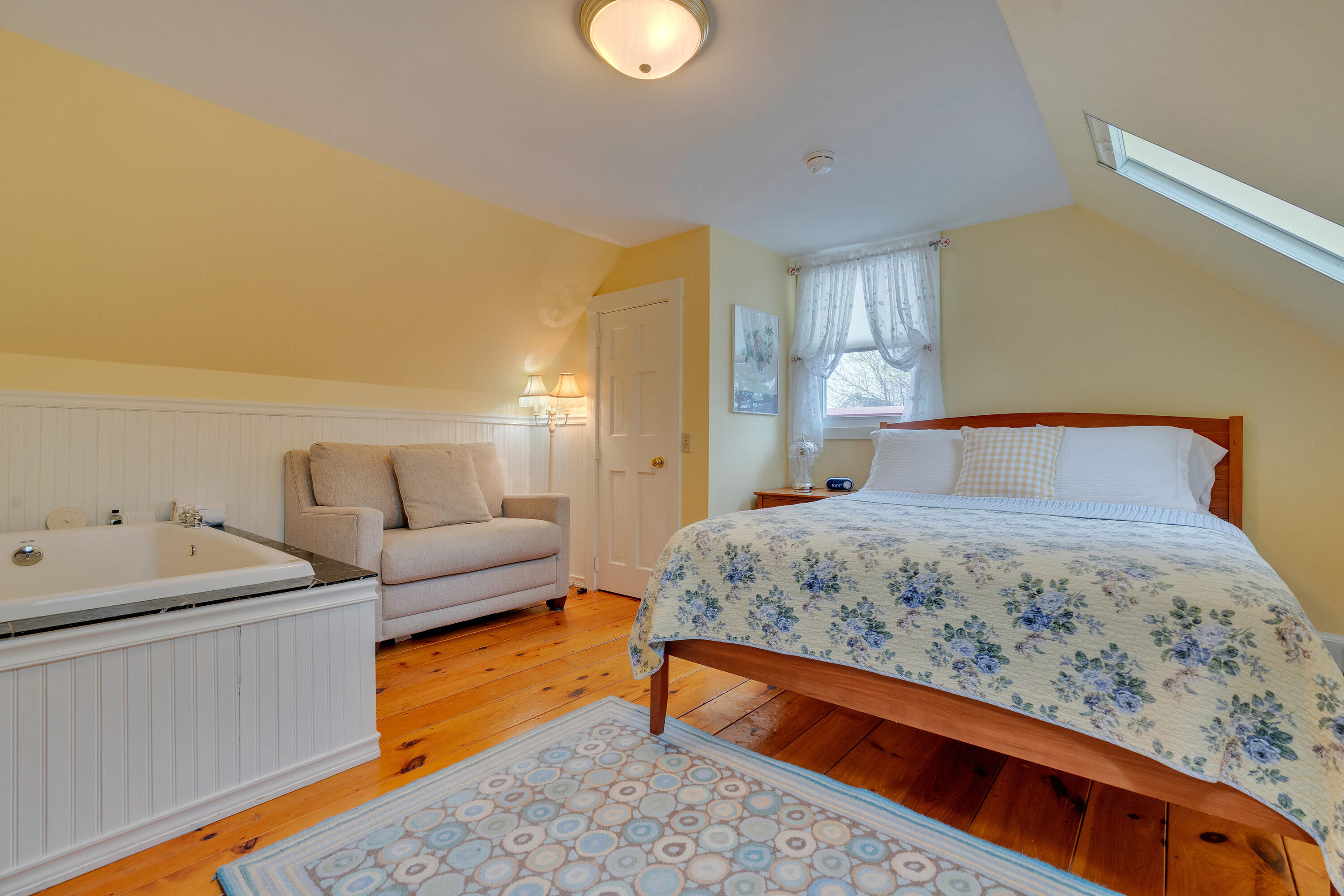 11 Holbrook Street, Freeport, ME, 04032