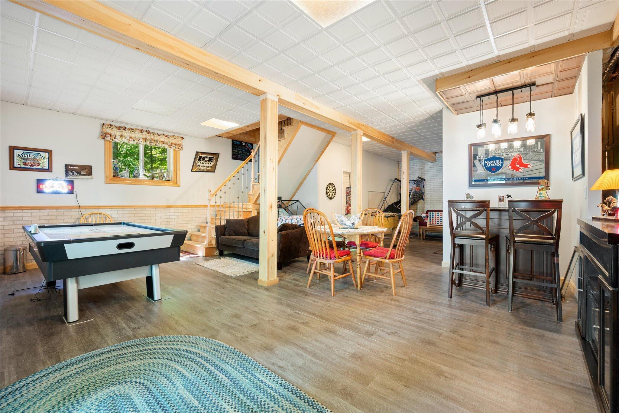 Walkout family/gameroom