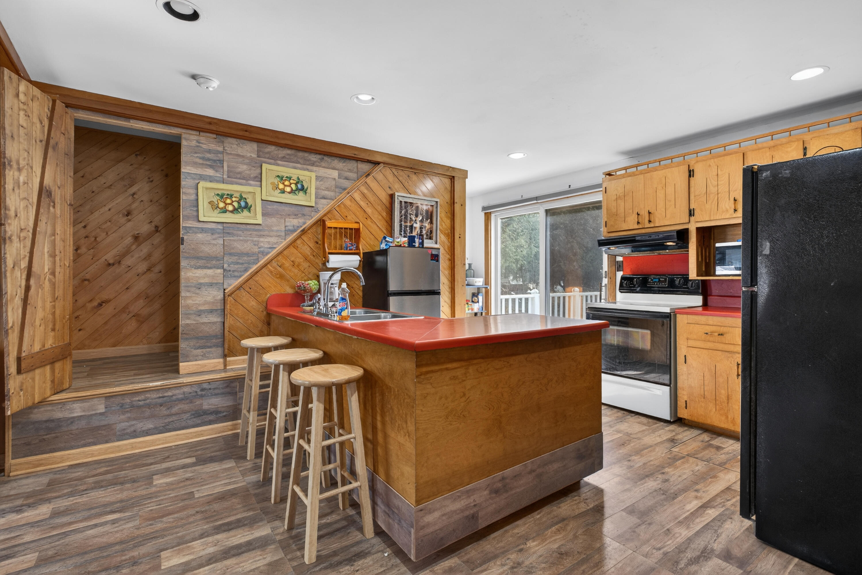 8 Autumn Street, Rockland, ME, 04841