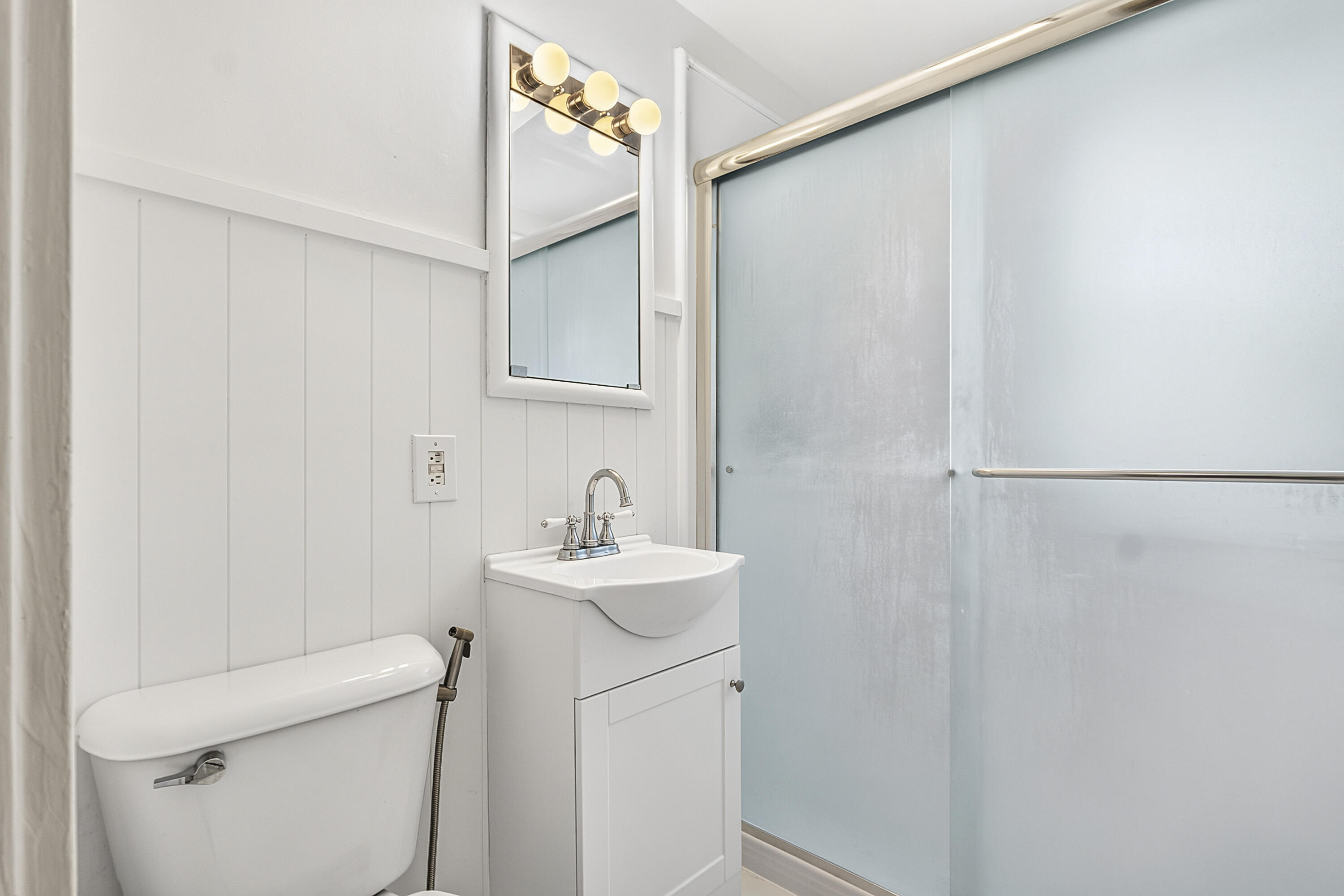 505 Foreside Road, Topsham, ME 04086 Bathroom