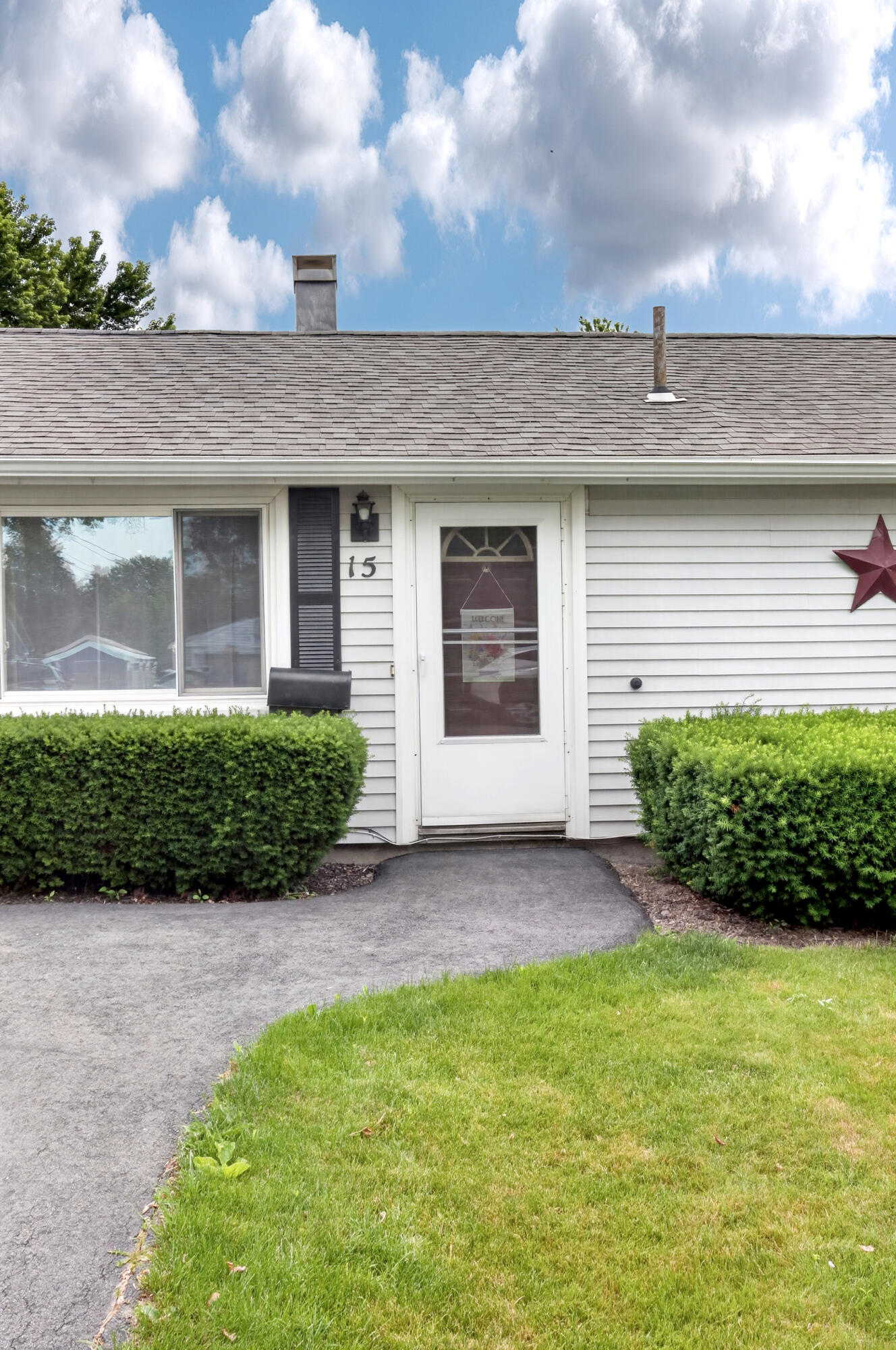 15 Brewster Street, Bangor, ME 04401 Front