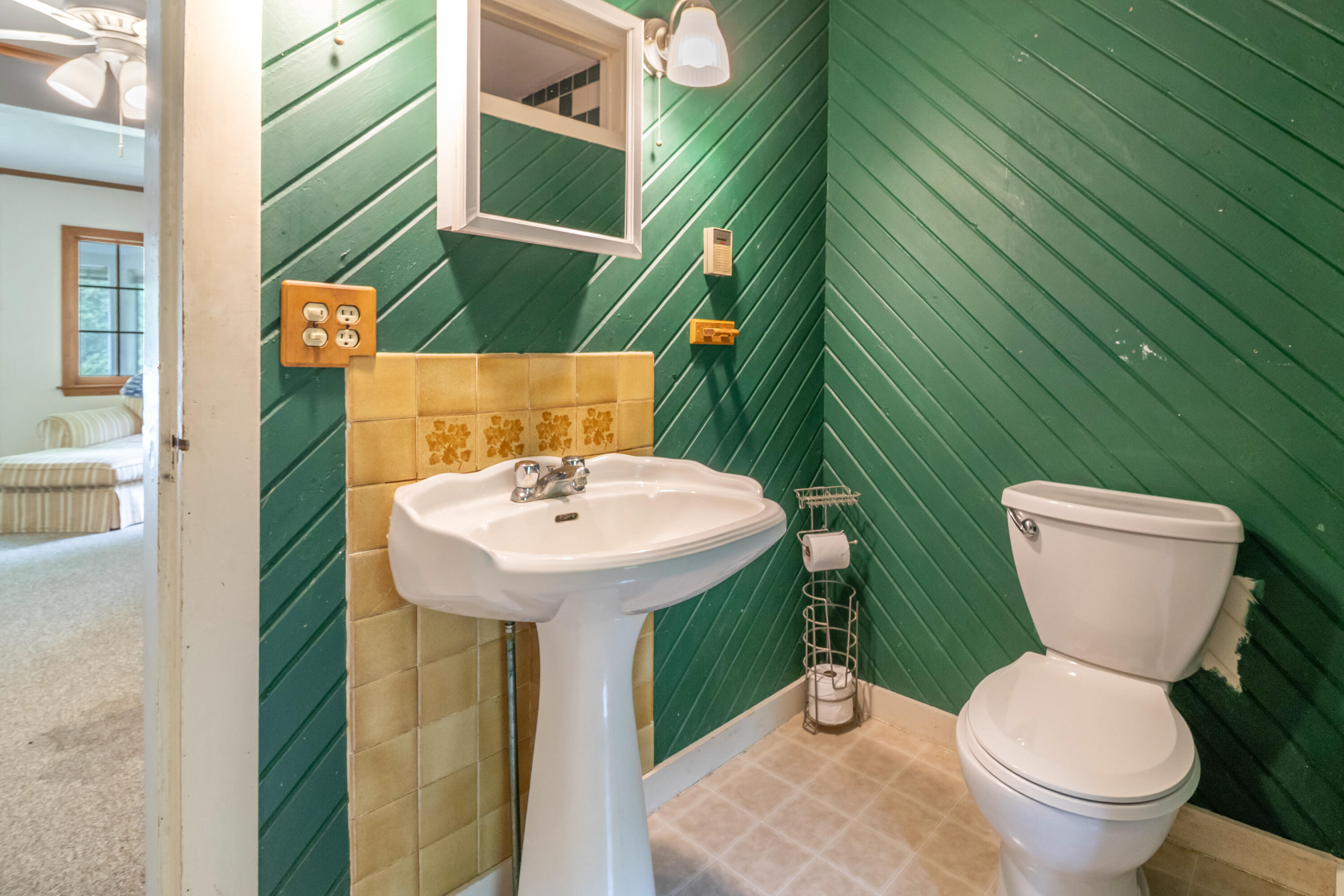 36 Kelley Road, Orono, ME, 04473