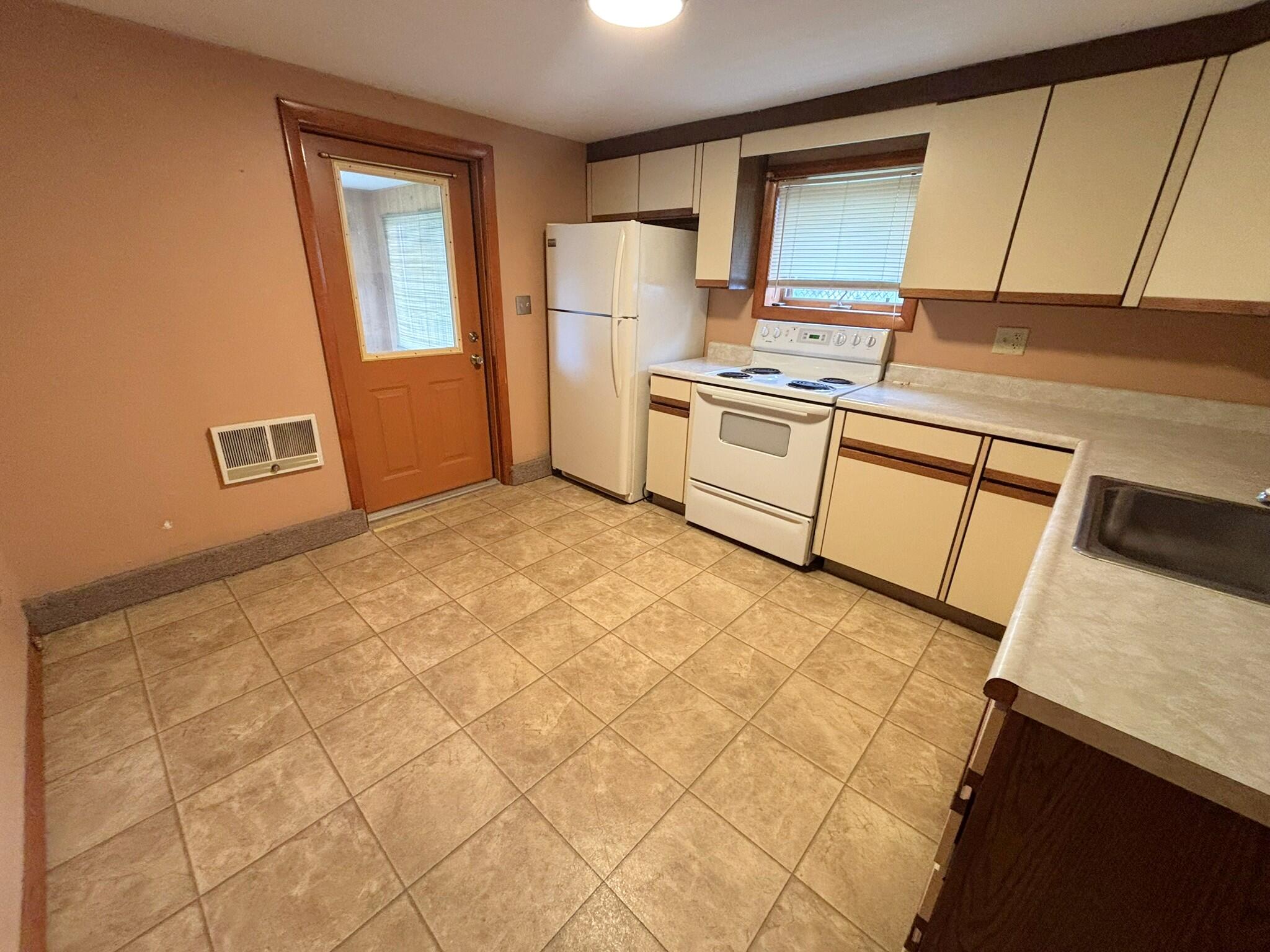 1st Unit Kitchen & Dining