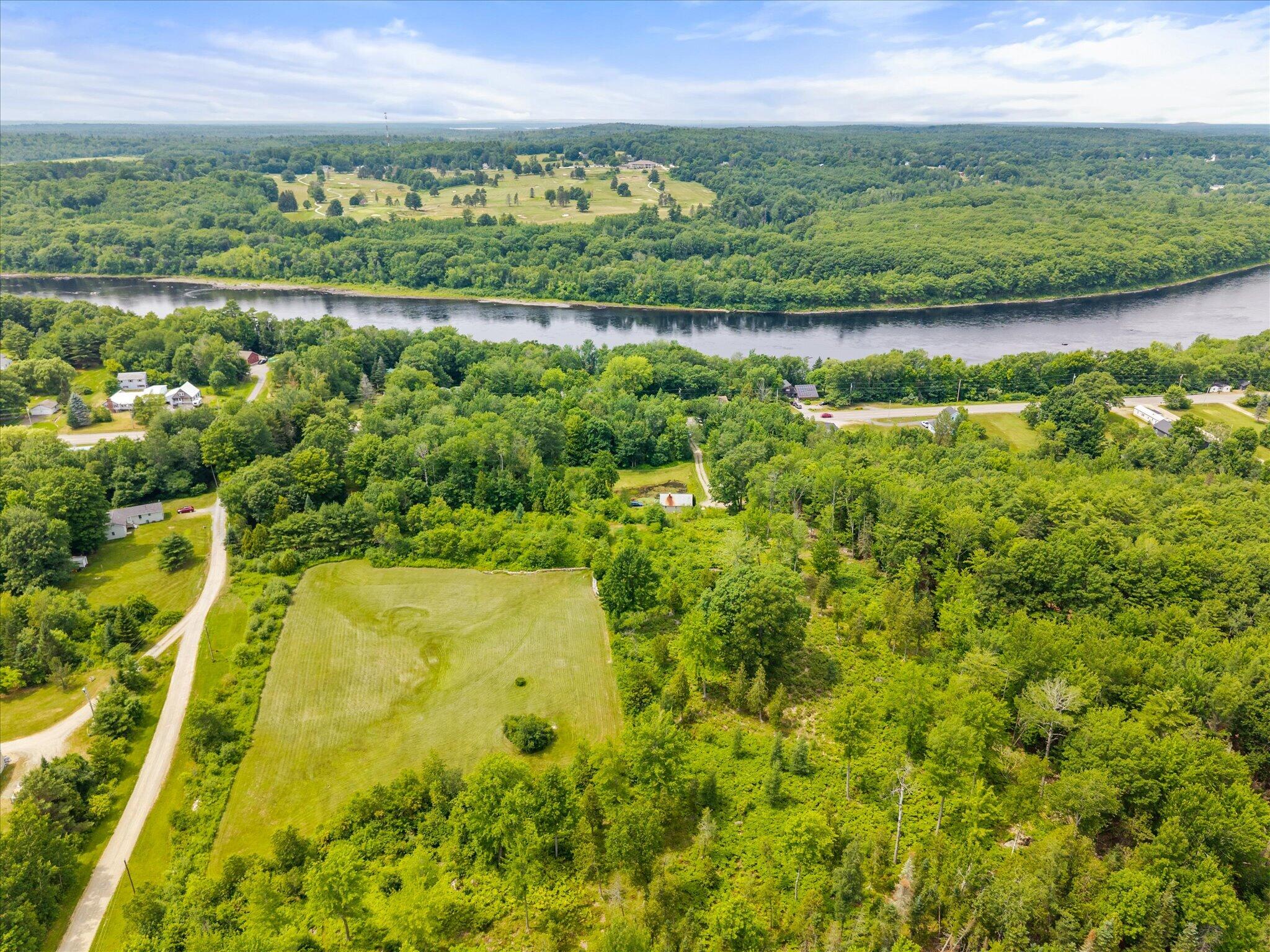 543 Riverside Dr