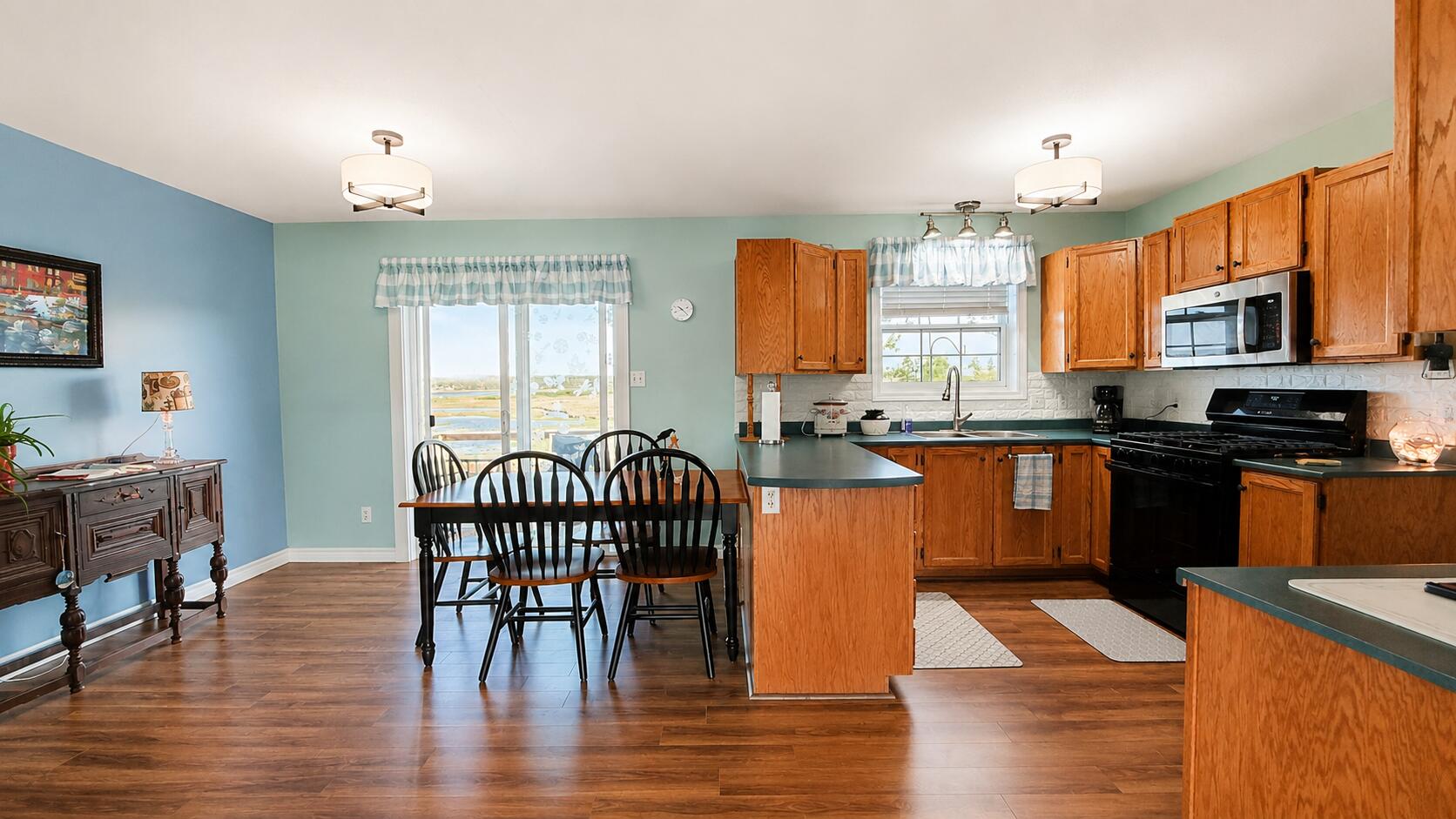 5 Bar Road, Lubec, ME 04652 DiningandKitchen