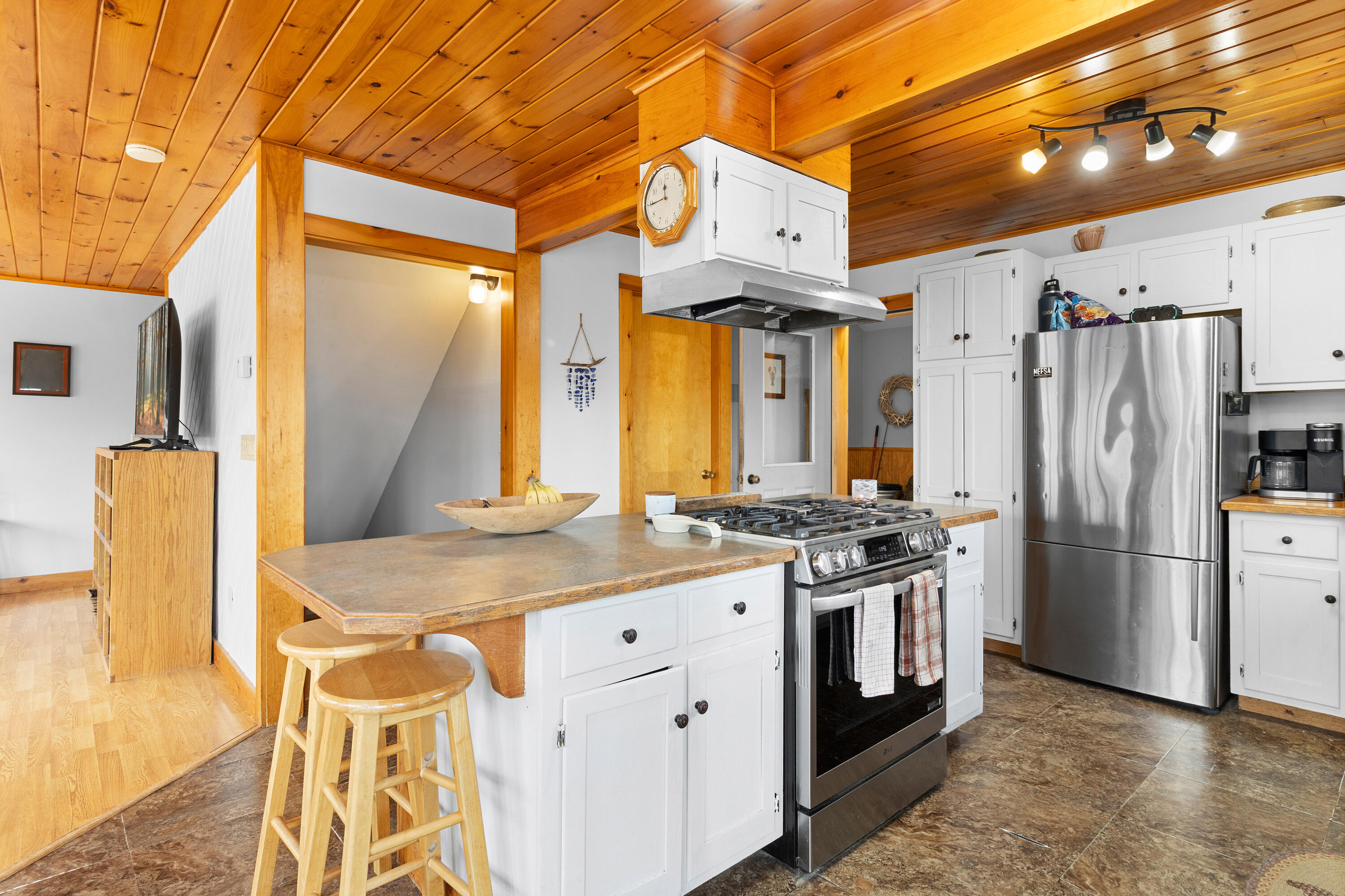 39 Simmons Lane, Friendship, ME, 04547