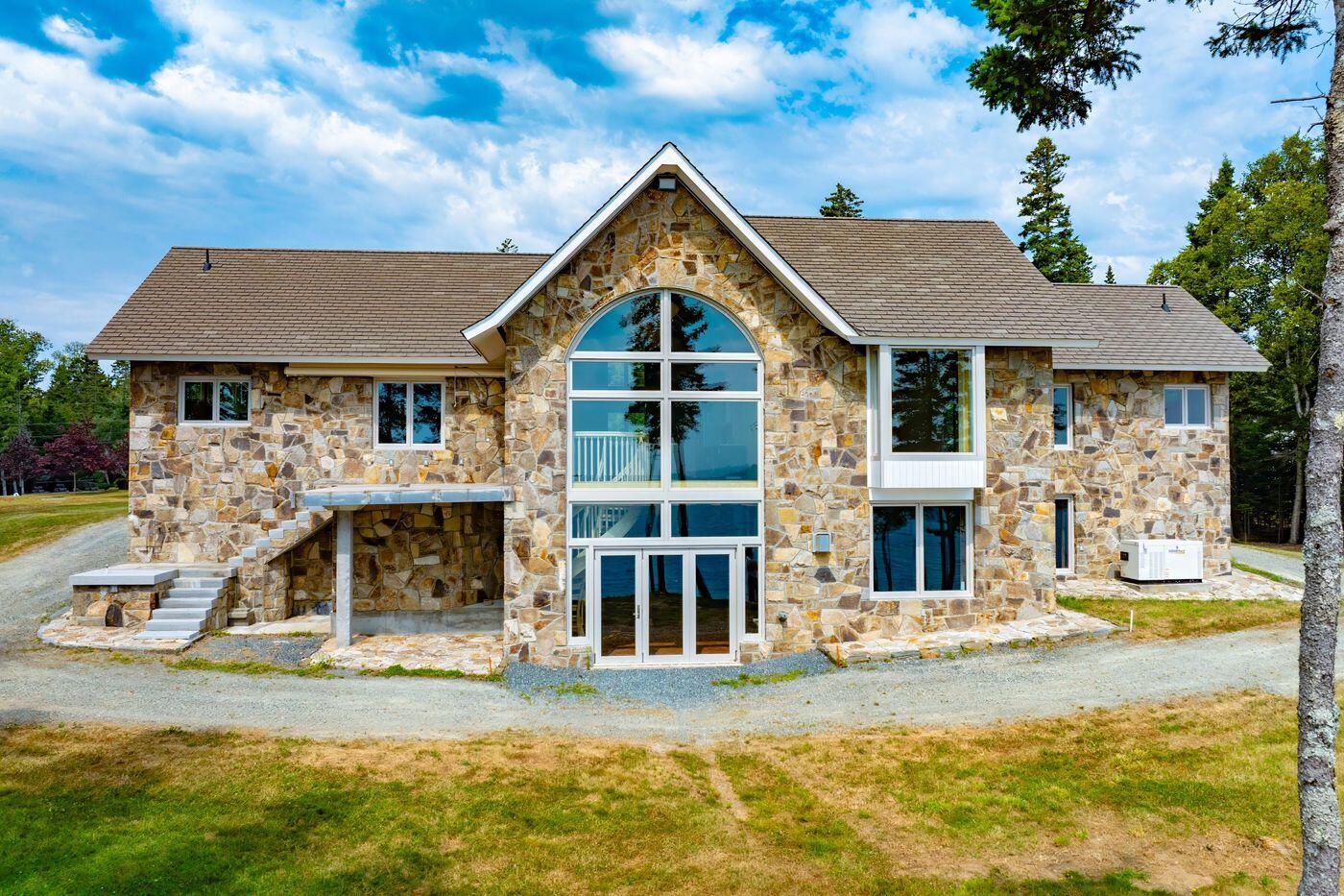 131 Lighthouse Point Road, Gouldsboro, ME, 04607