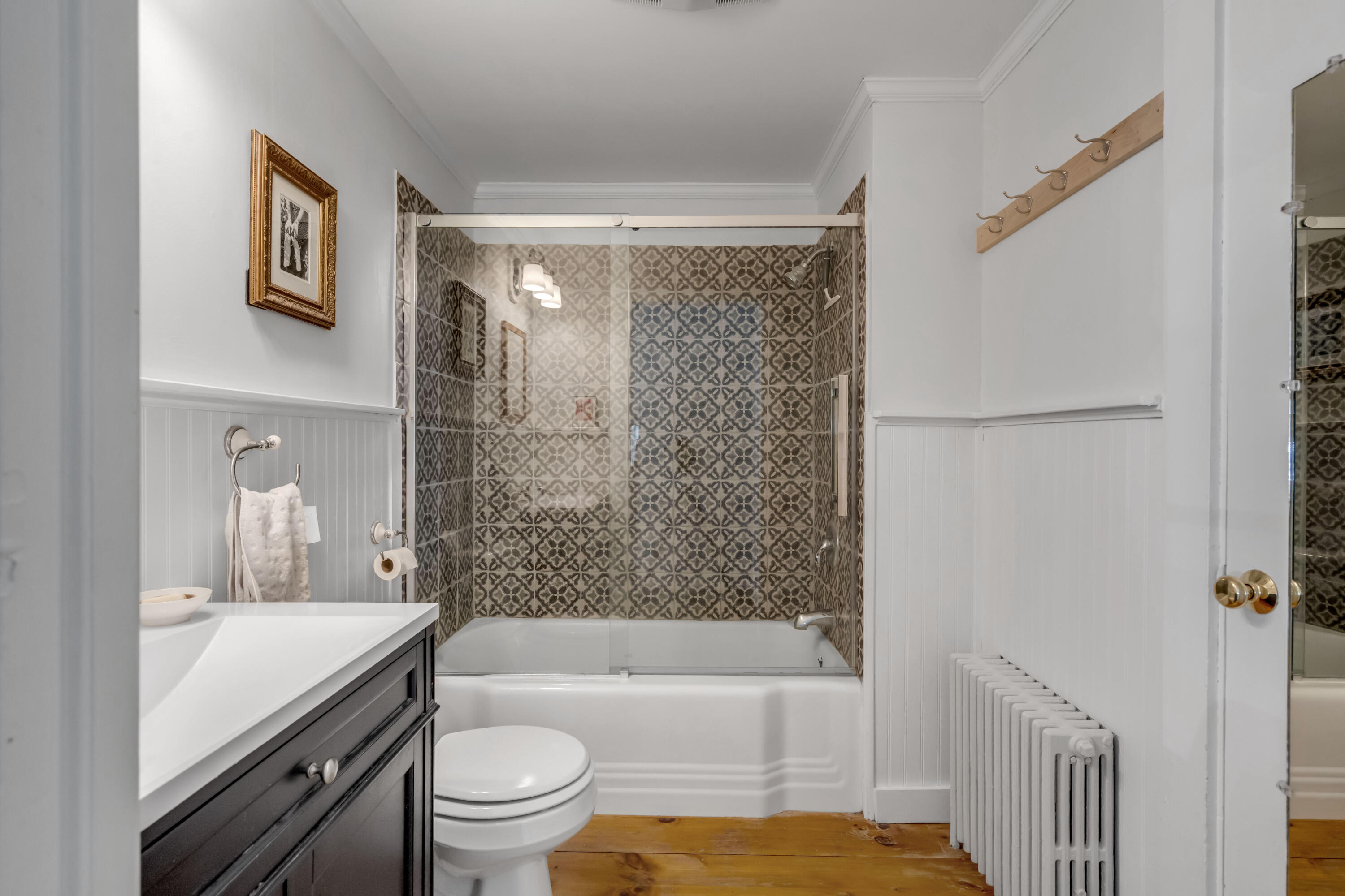 1st Floor Bath
