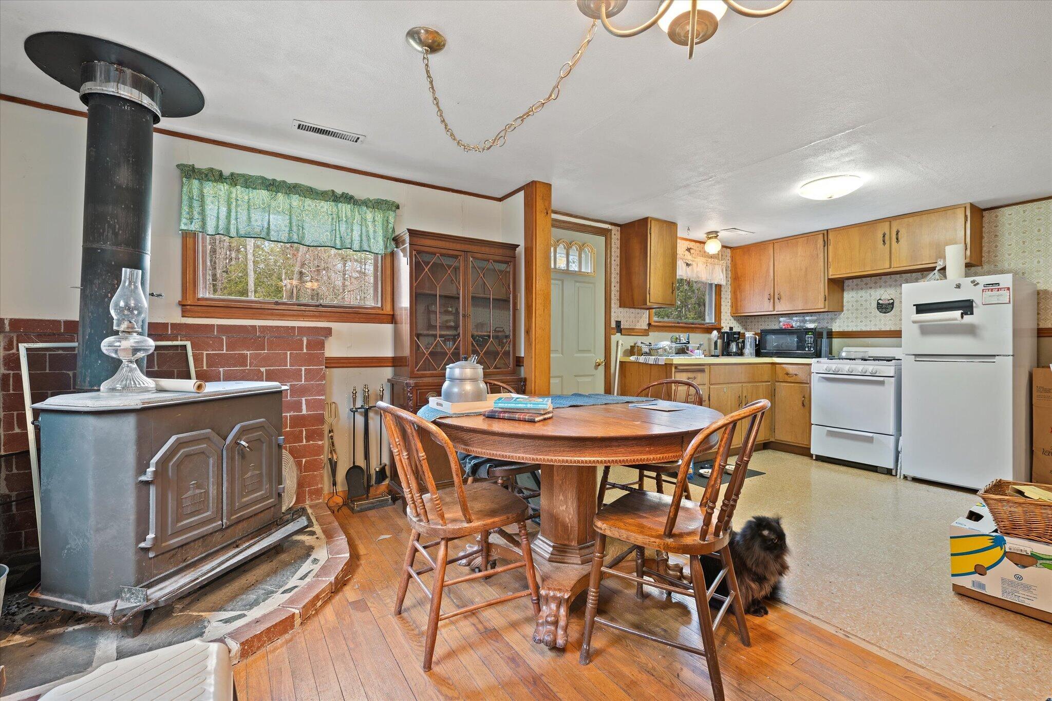 62 Bowden Point Road, Prospect, ME, 04981