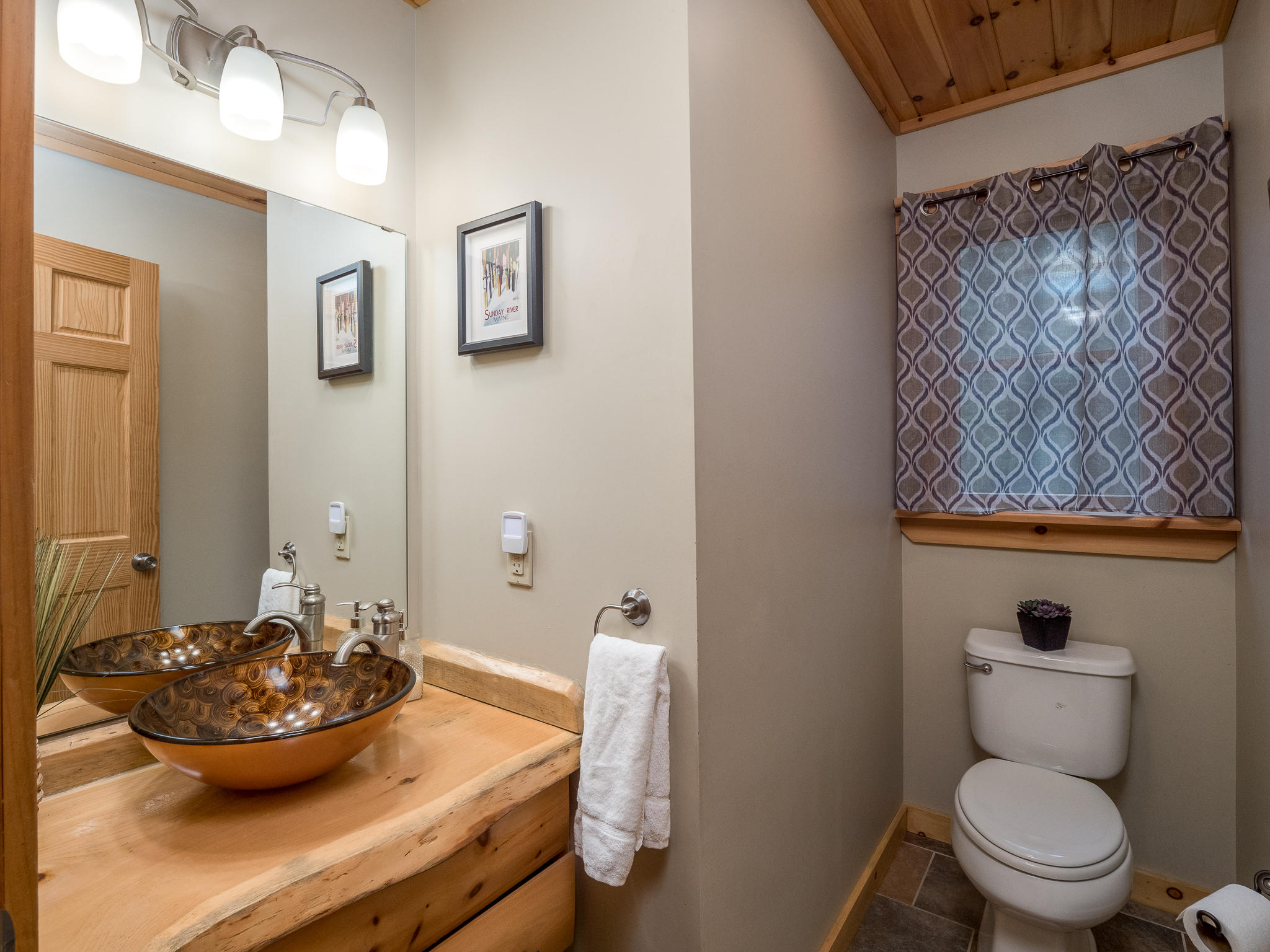 84 Valley View Drive, Newry, ME, 04261