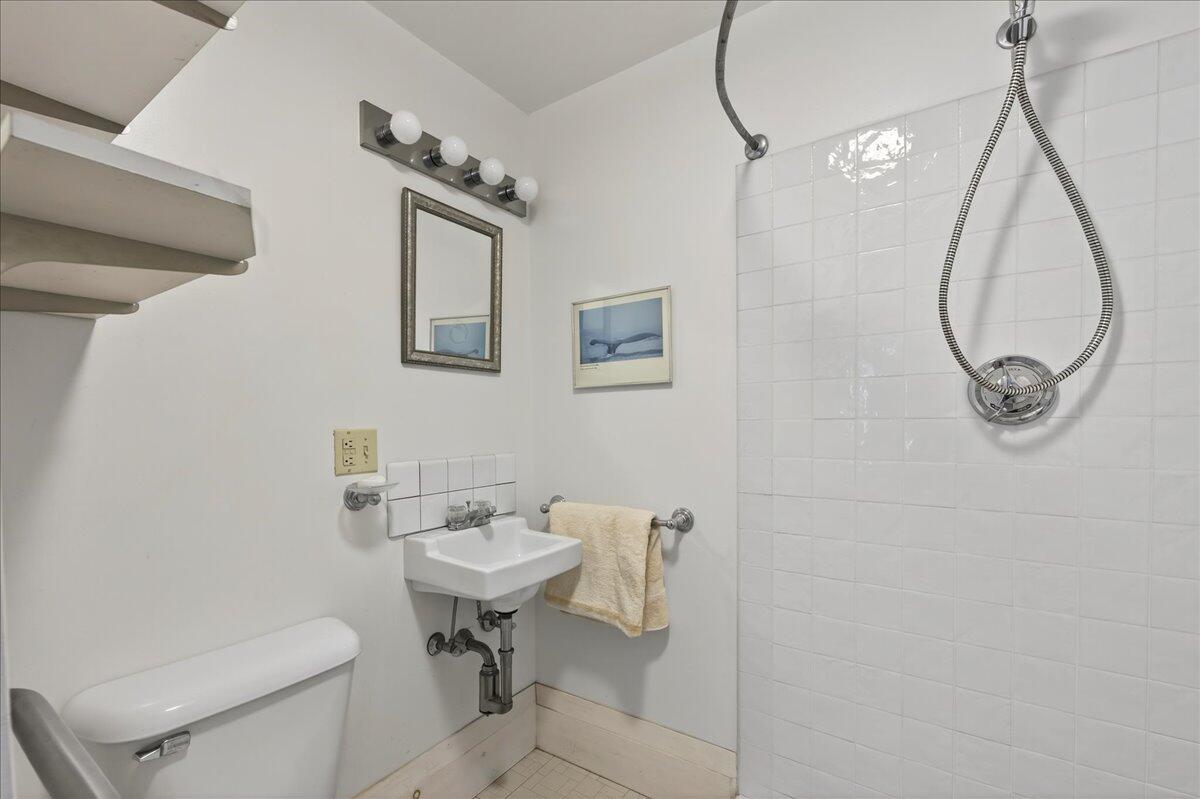 227 High Street, Belfast, ME, 04915