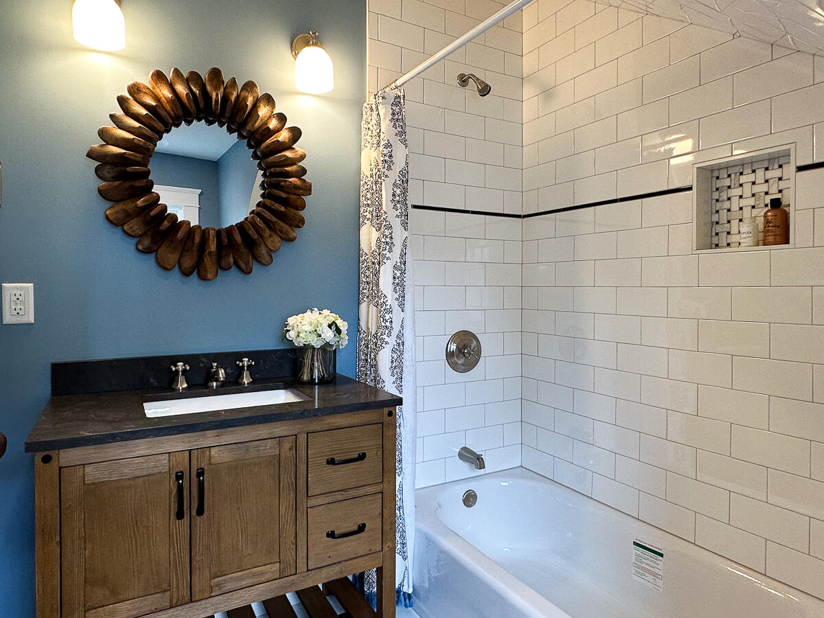 12 Walnut Street, South Portland, ME 04106 Hall Bath