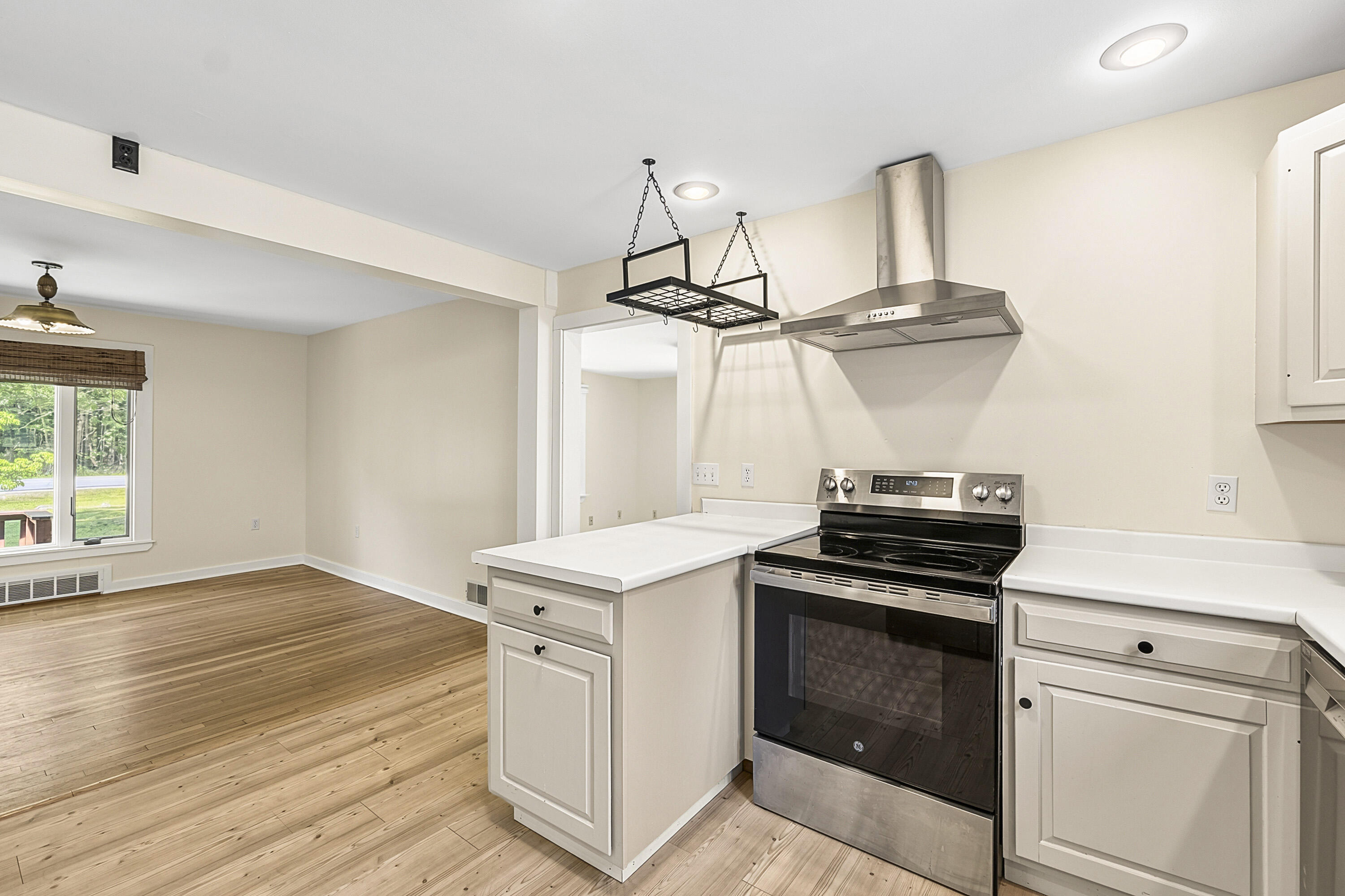 505 Foreside Road, Topsham, ME 04086 505 Foreside Rd_117