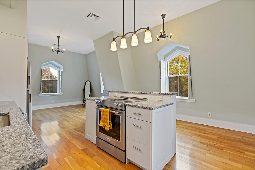 15 Middle Street UNIT 3, Hallowell, ME, 04347