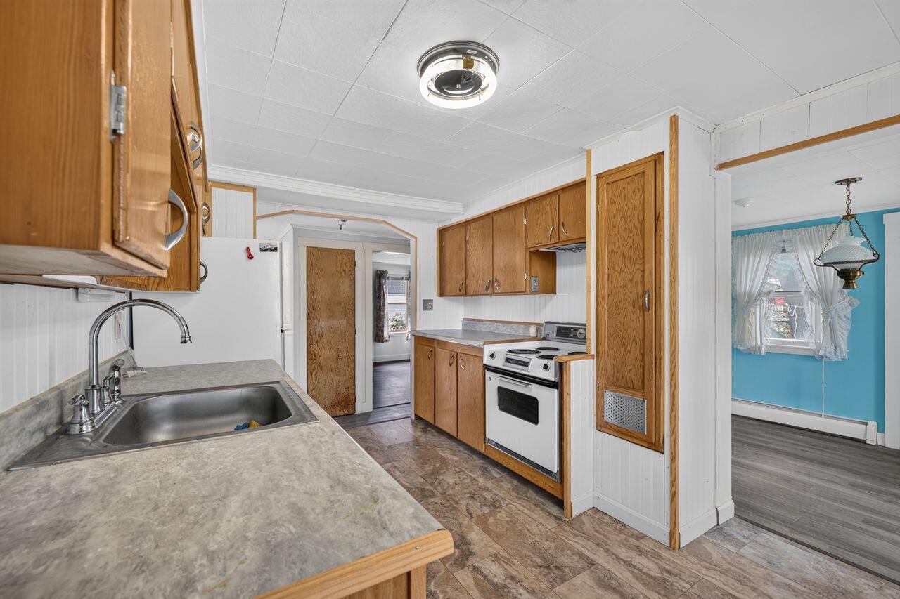 7 Bateman Street, Sanford, ME 04073 3G0A0368