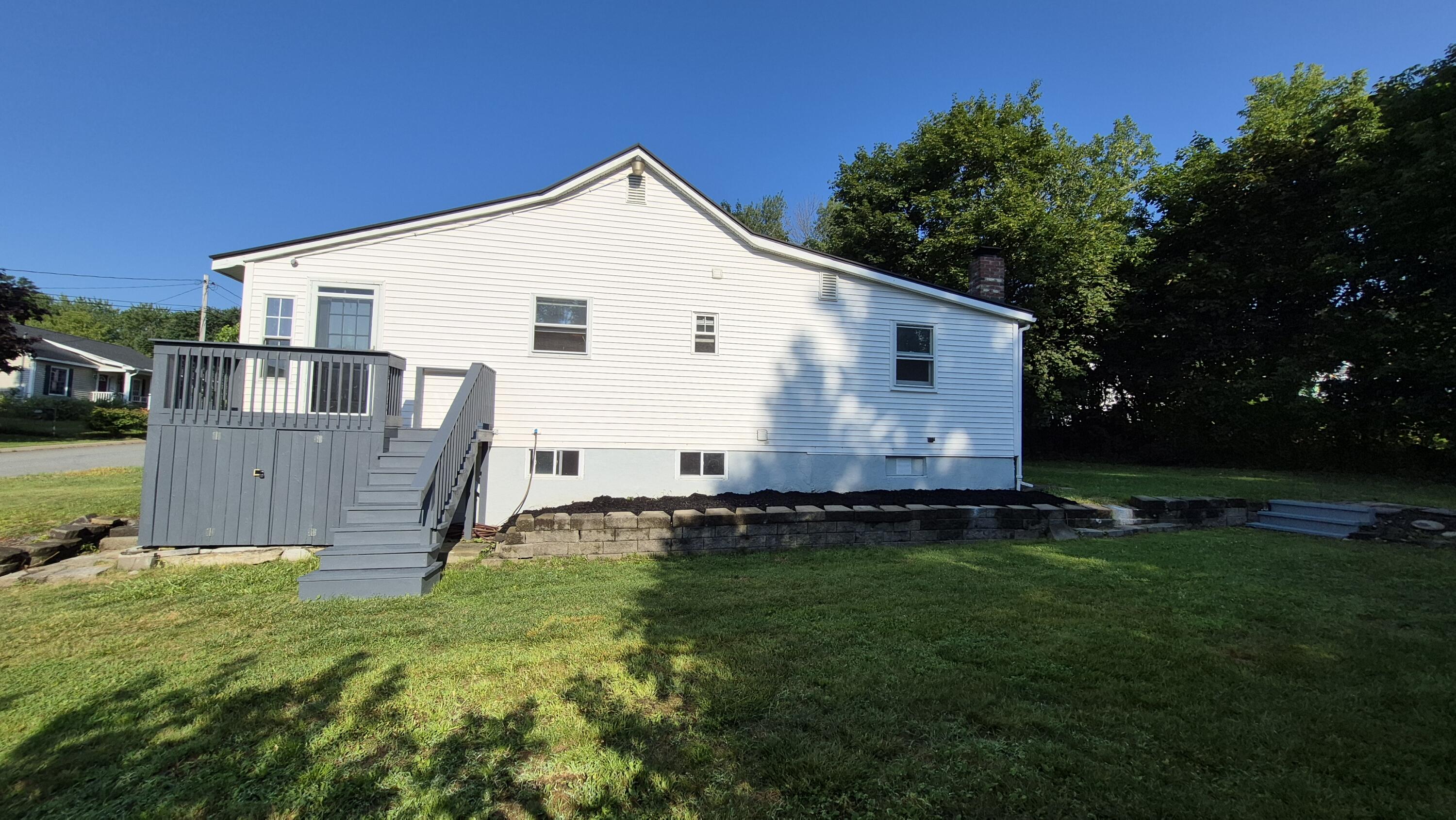 4 Side view & lawn area