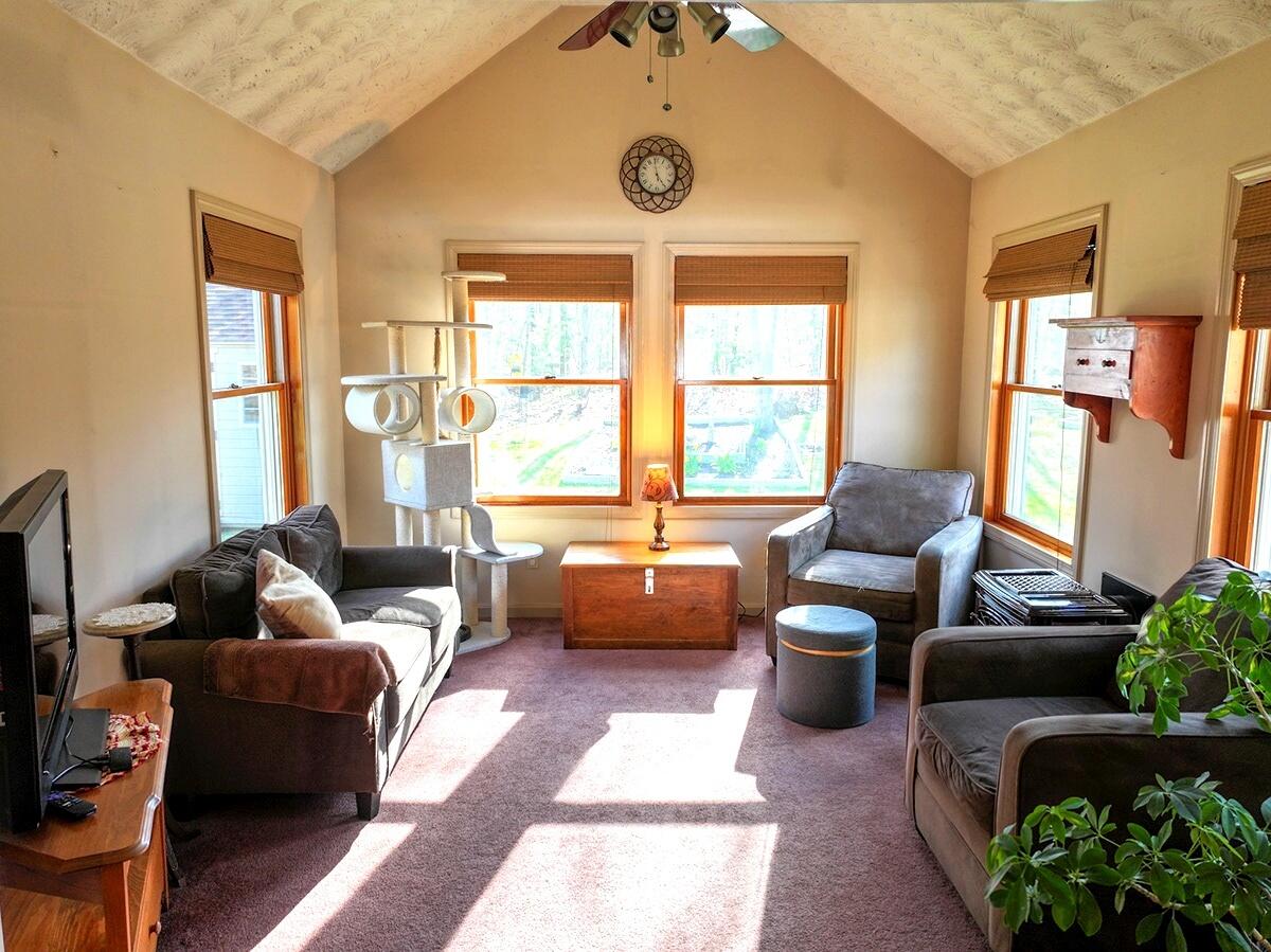 32 Lawn Avenue, Gorham, ME, 04038