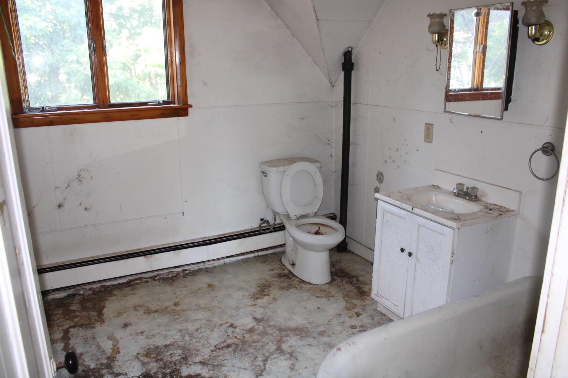 12 Jones Street, Madison, ME, 04950