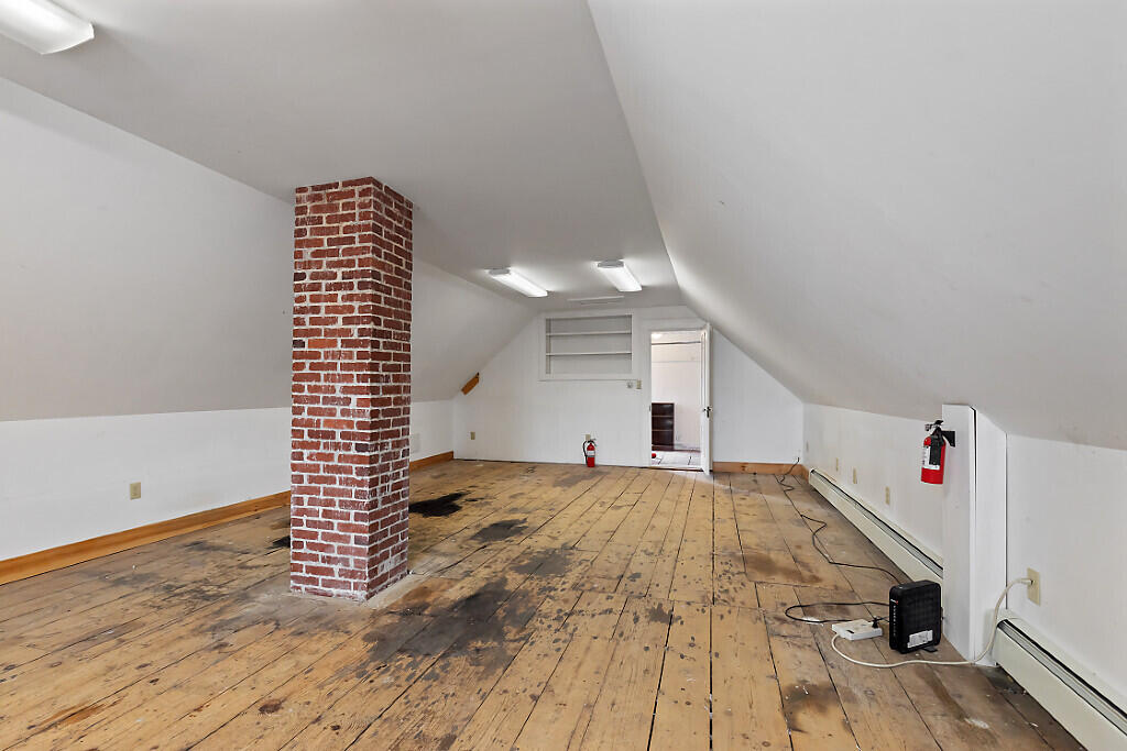 903 Western Avenue, Manchester, ME, 04351