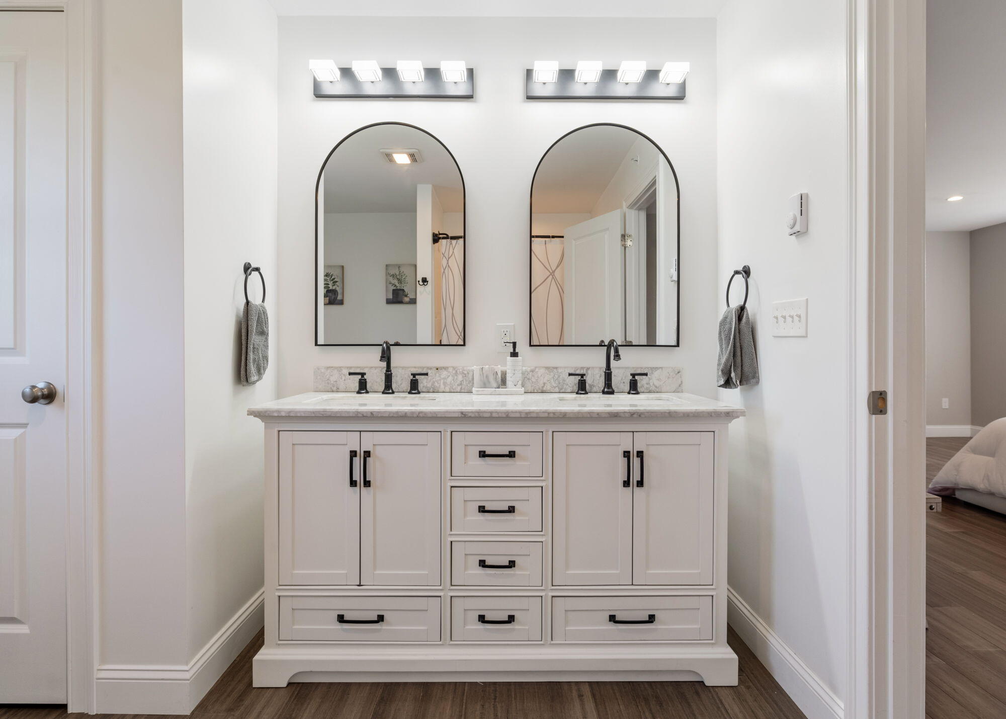 2nd floor Primary en suite bathroom
