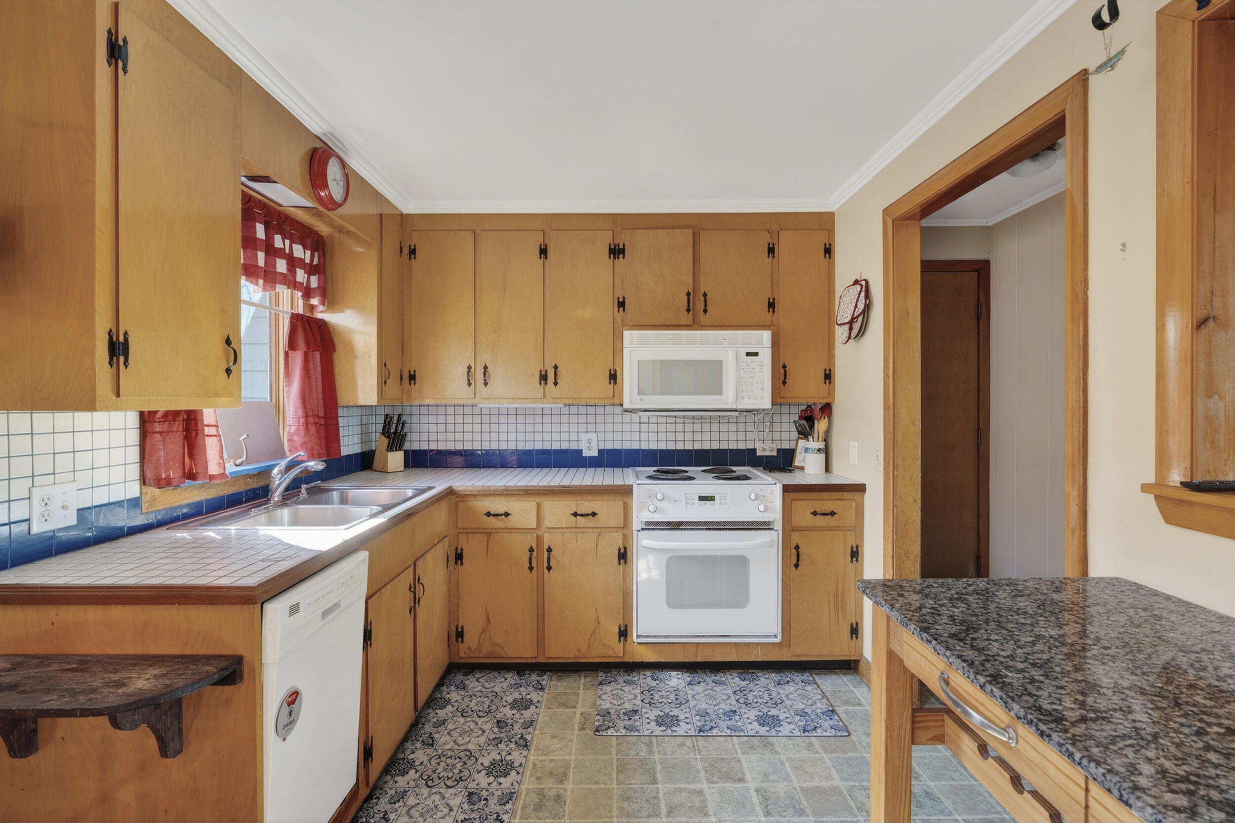 42 Vernon Street, Bethel, ME, 04217