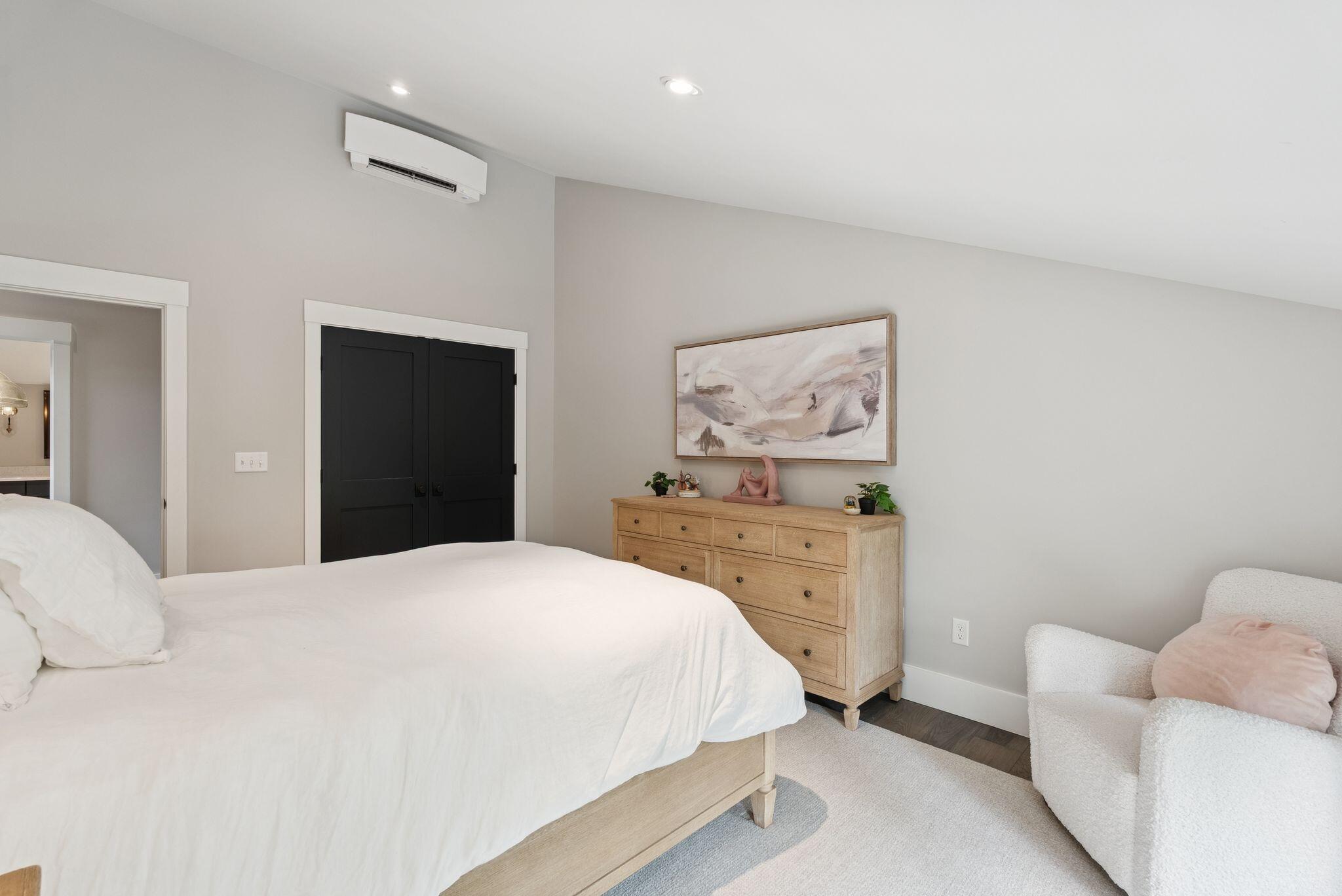 440 Blackstrap Road, Falmouth, ME, 04105