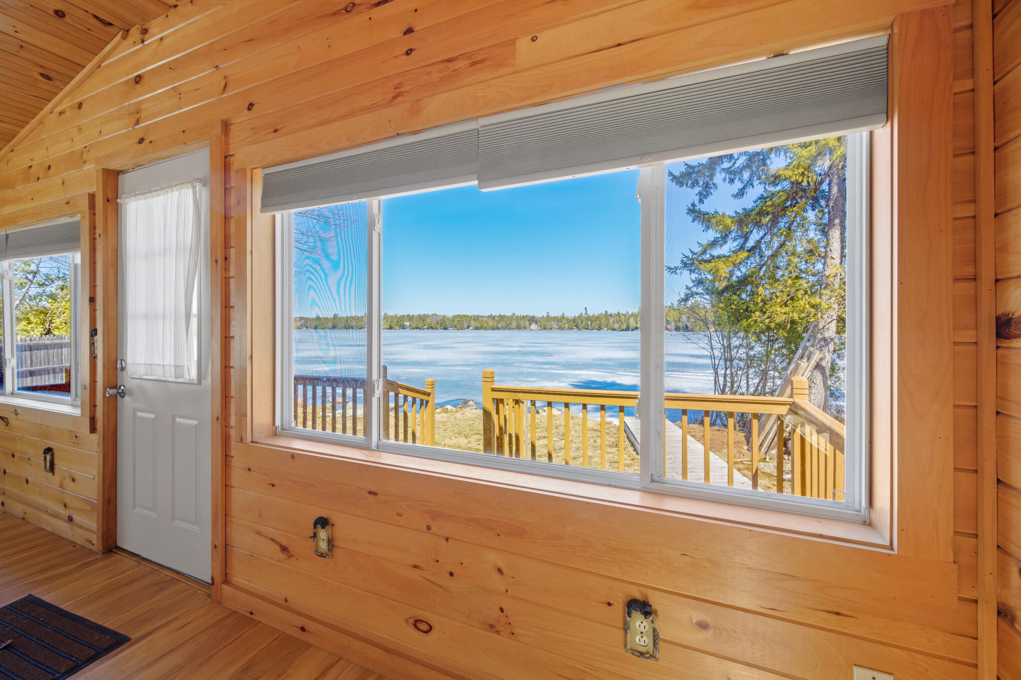 37 Petite Drive, Lincoln, ME, 04457