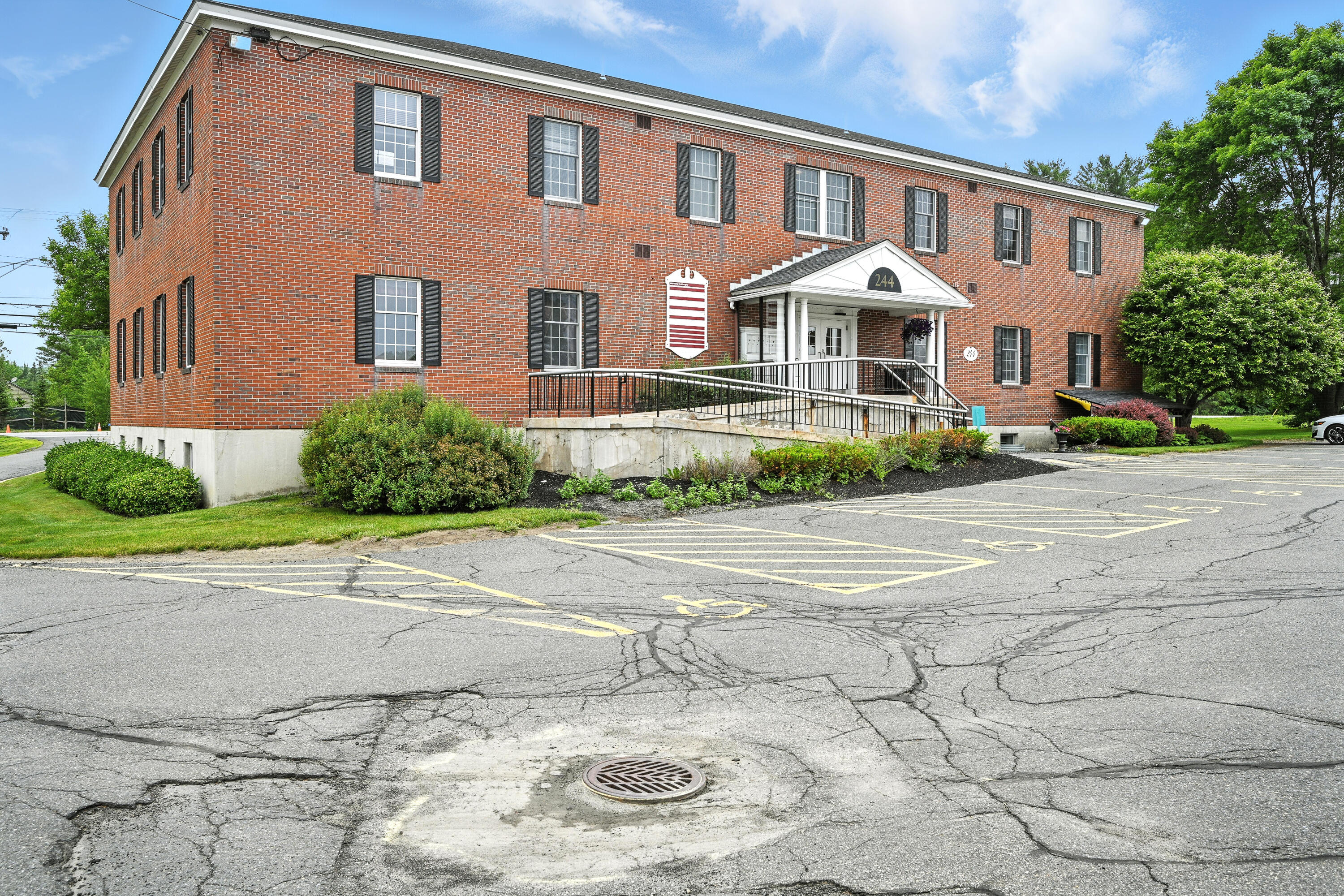 244 Kennedy Memorial Drive UNIT 1, Waterville, ME, 04901
