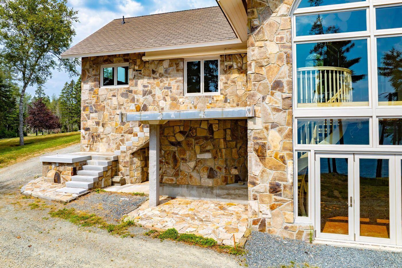 131 Lighthouse Point Road, Gouldsboro, ME, 04607