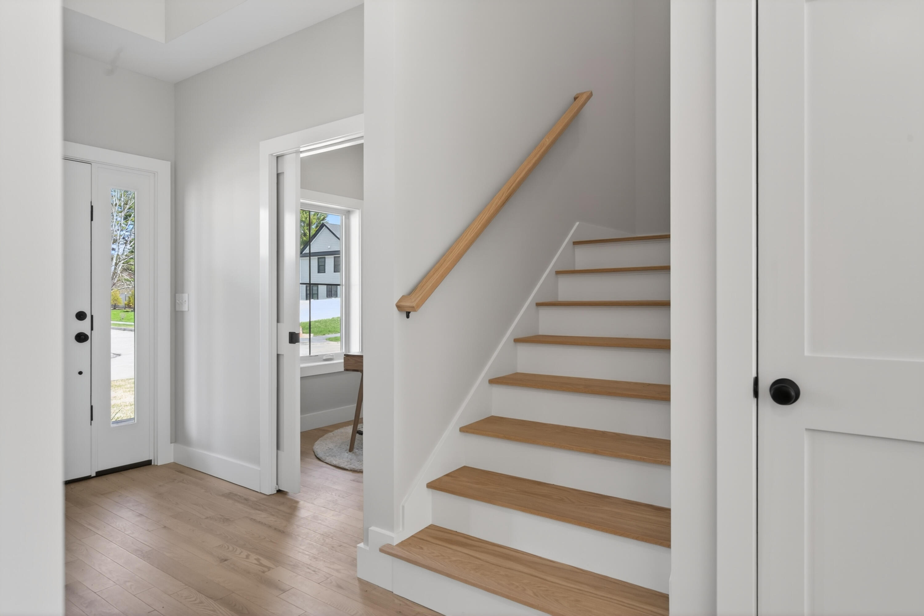 163 Owl's Nest Road, Portland, ME 04102 Staircase off the foyer with 2 story opening