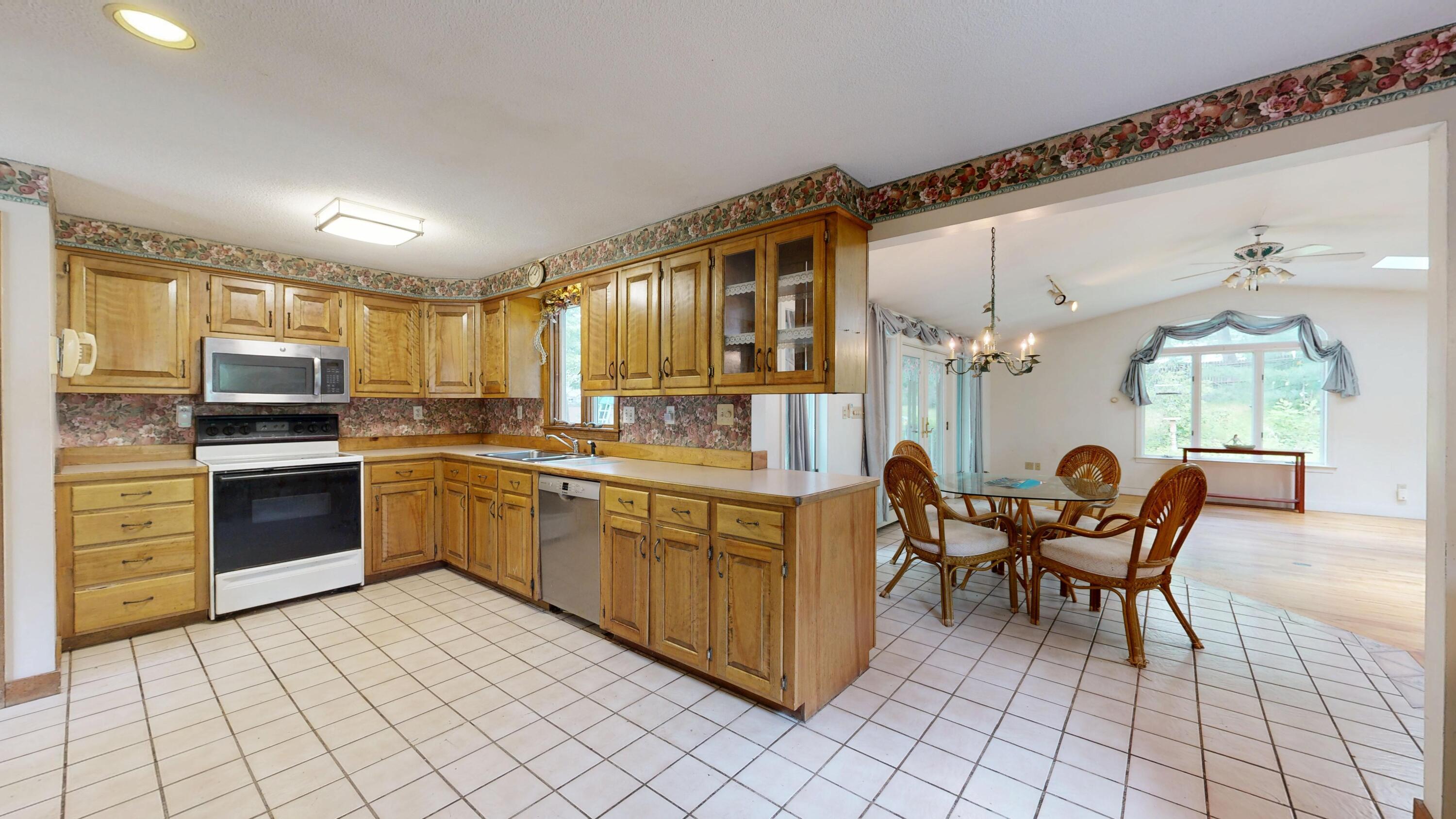 172 Sandy Hill Road, South Portland, ME 04106 Kitchen