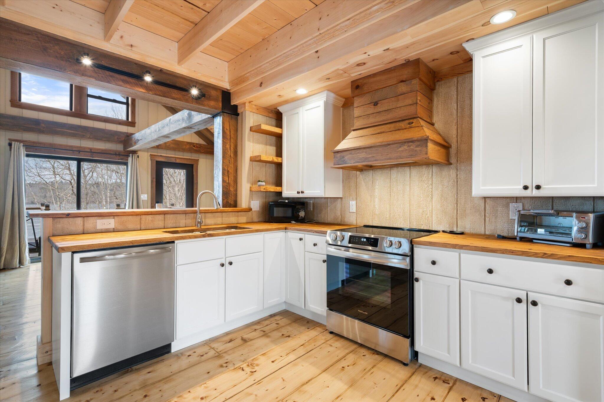 17 Hopkins Lane, Verona Island, ME, 04416