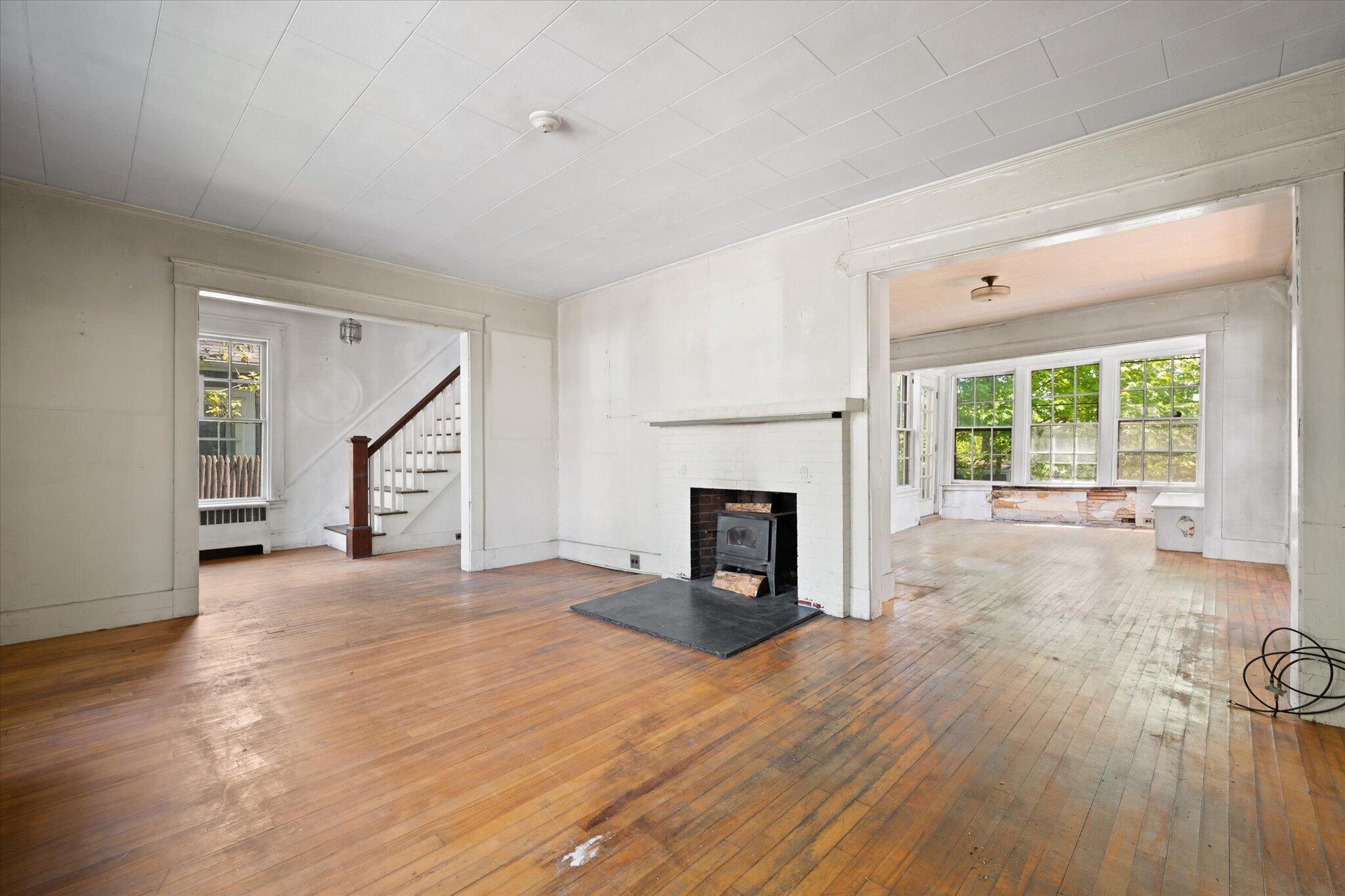 04-Living Room