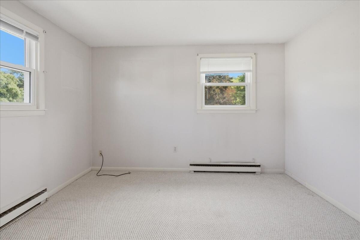 2 Quaker Road, Westbrook, ME 04092 36-DSC07478