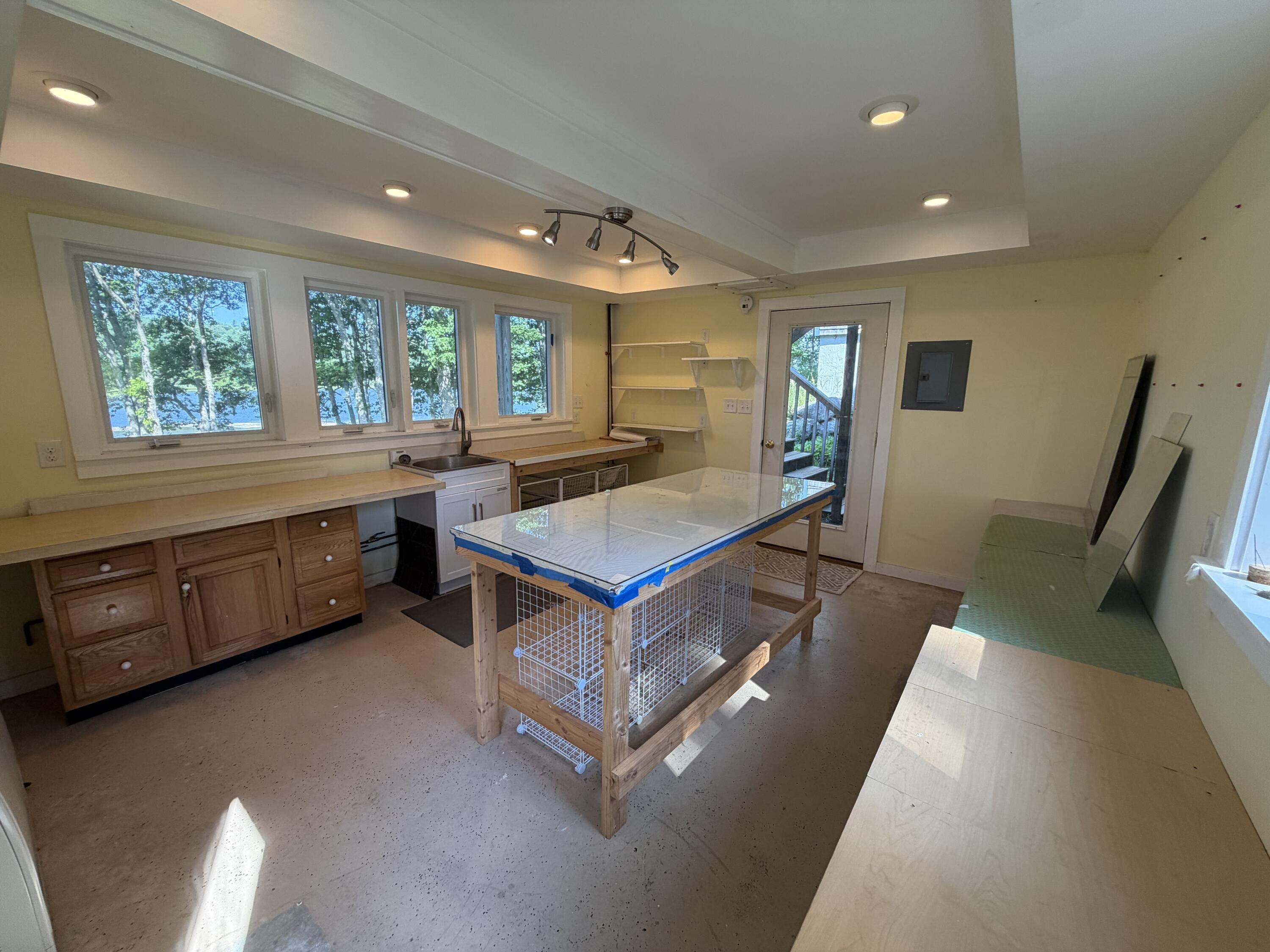 98 Bagaduce Lane, Sedgwick, ME 04676 Lower level art studio/bonus space